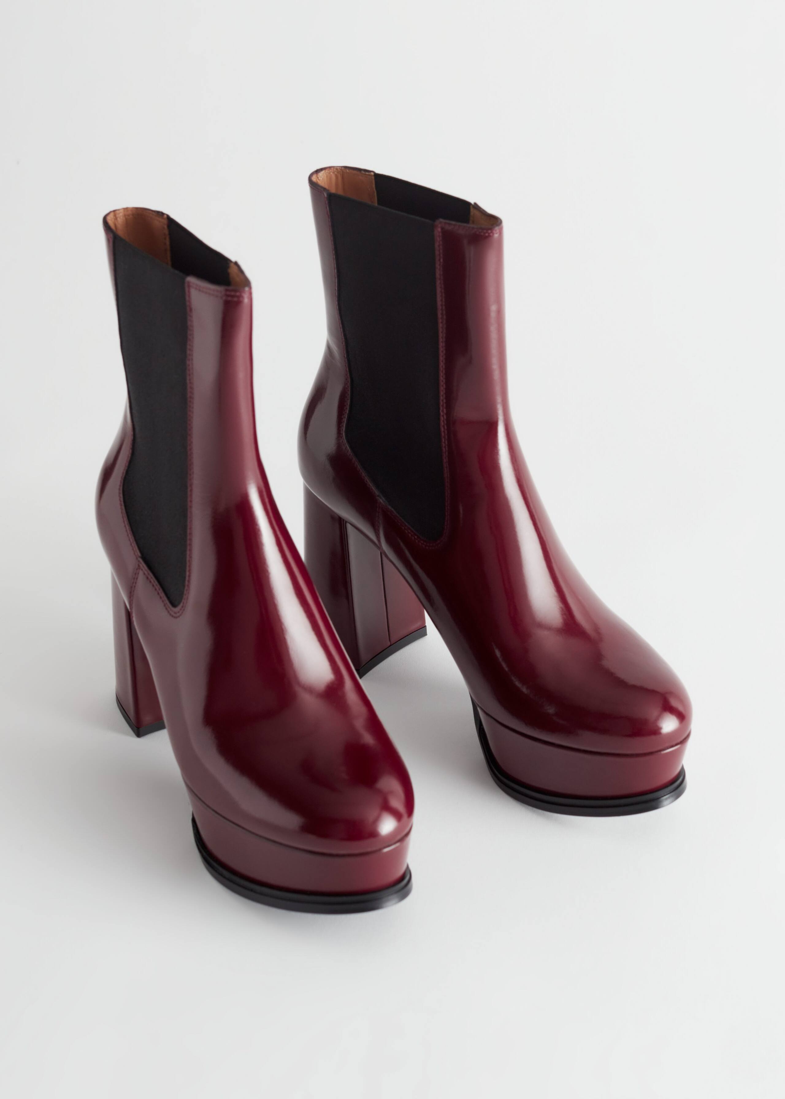 LeatherPlatformBoots - Red - Natura morta