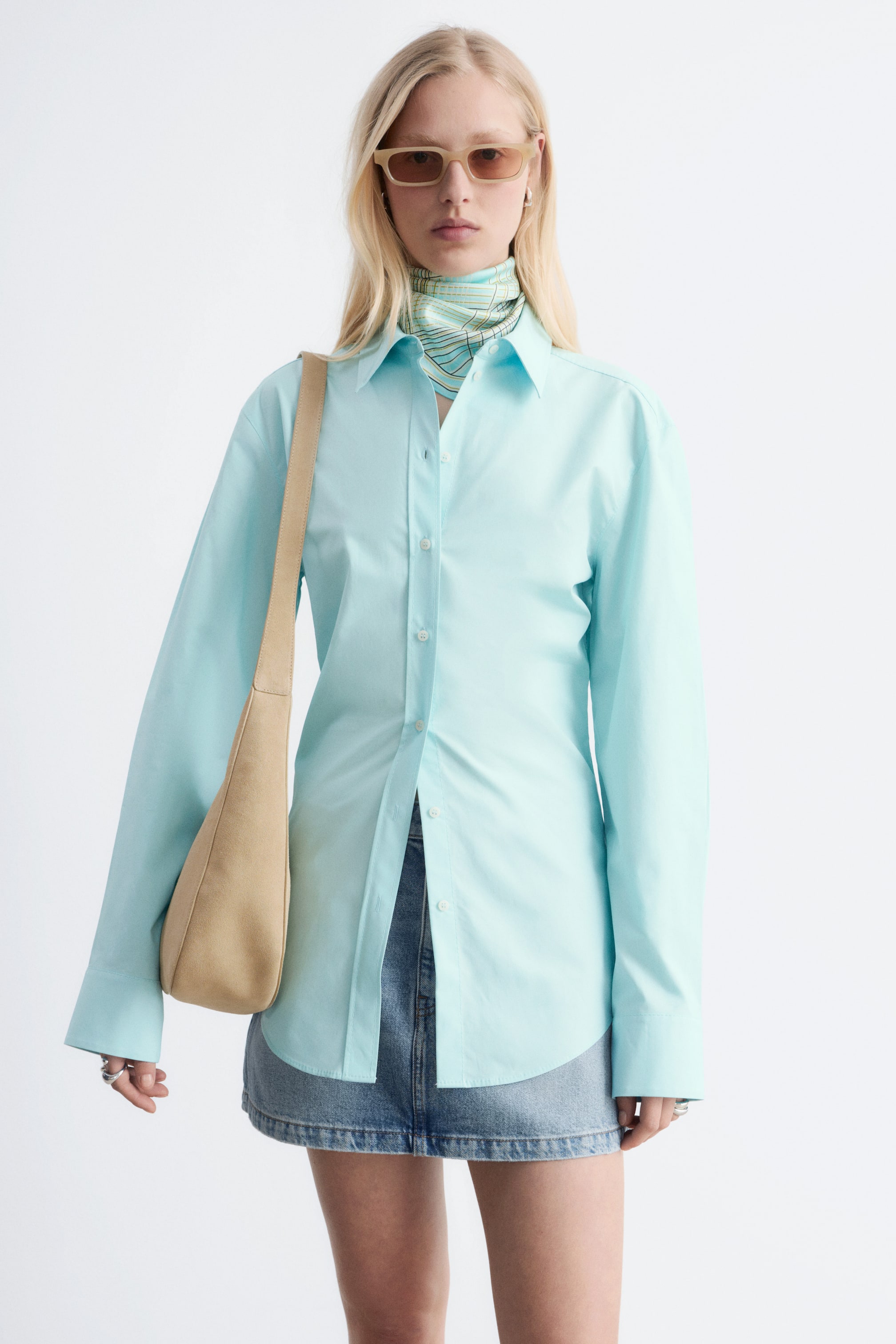 Grotere afbeelding bekijken: Taps toelopend katoenen overhemd - Lichtturkoois - DAMES | H&M NL 1