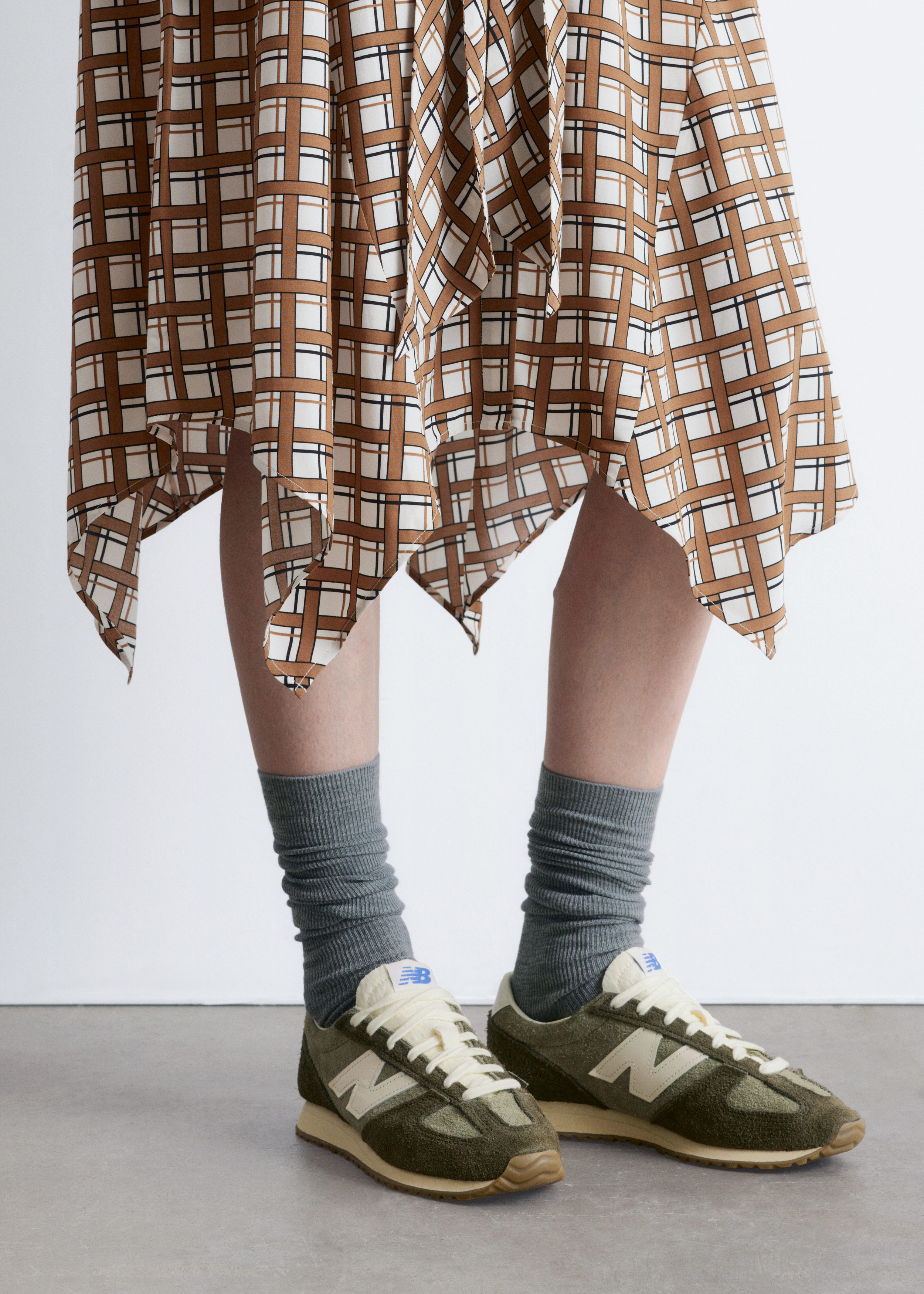 G-D New Balance 471 Sneakers - Olive - Shoes - & Other Stories GG
