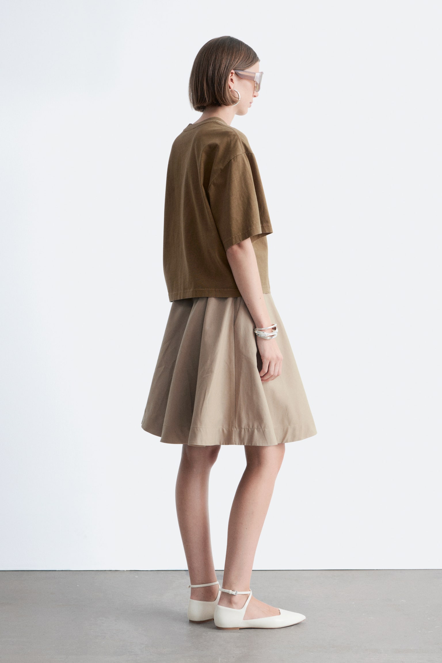 טי-שירט בגזרה מרובעת - חום/White/אפור/שחור - 6