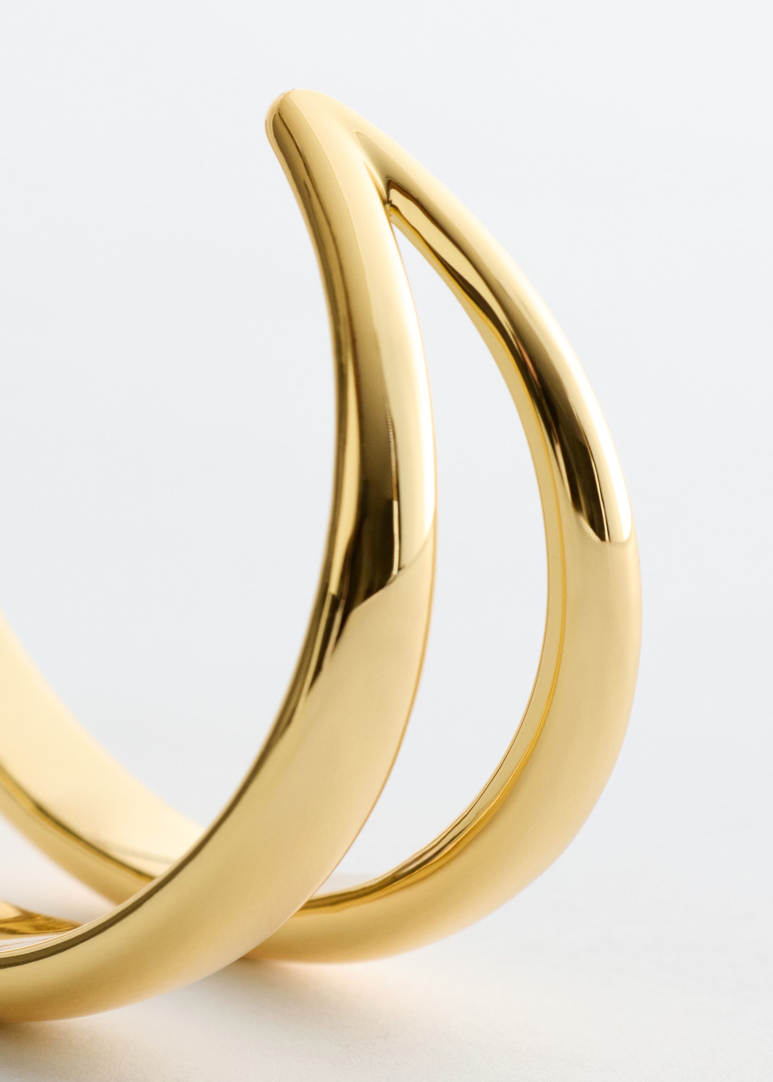 Cylindrical Cuff Bracelet - {{variantName}} - Descriptive Detail