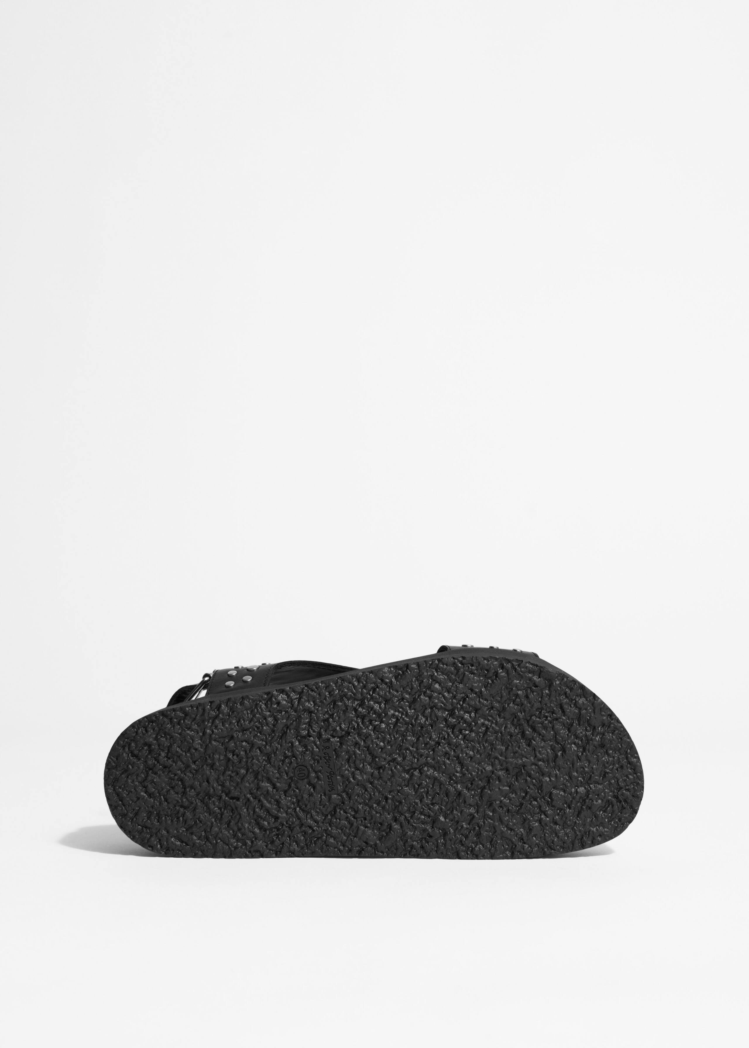 Sandalias de piel con tachuelas - Negro - Bodegón
