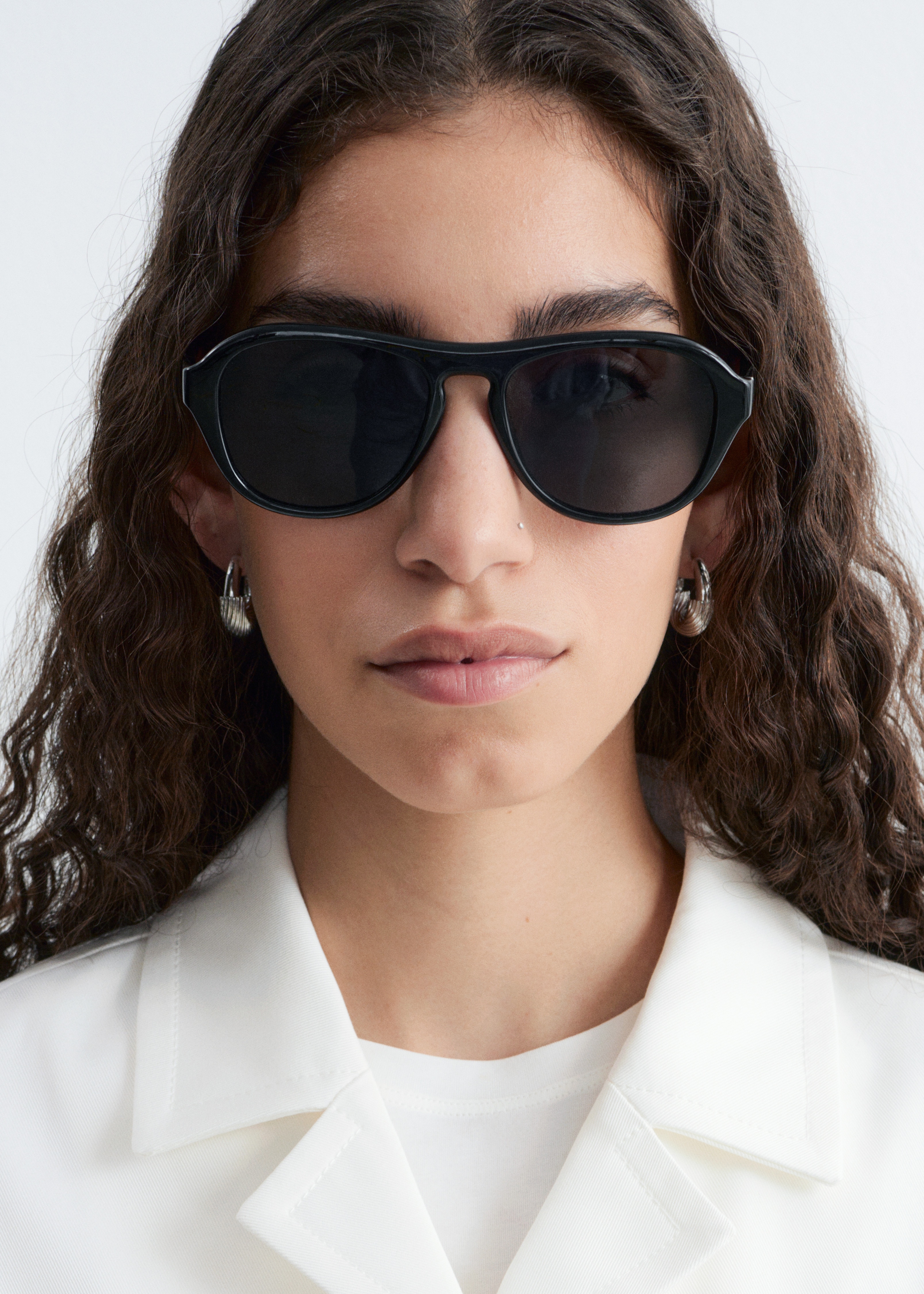 Gafas de sol cuadradas con bordes suaves - Negro