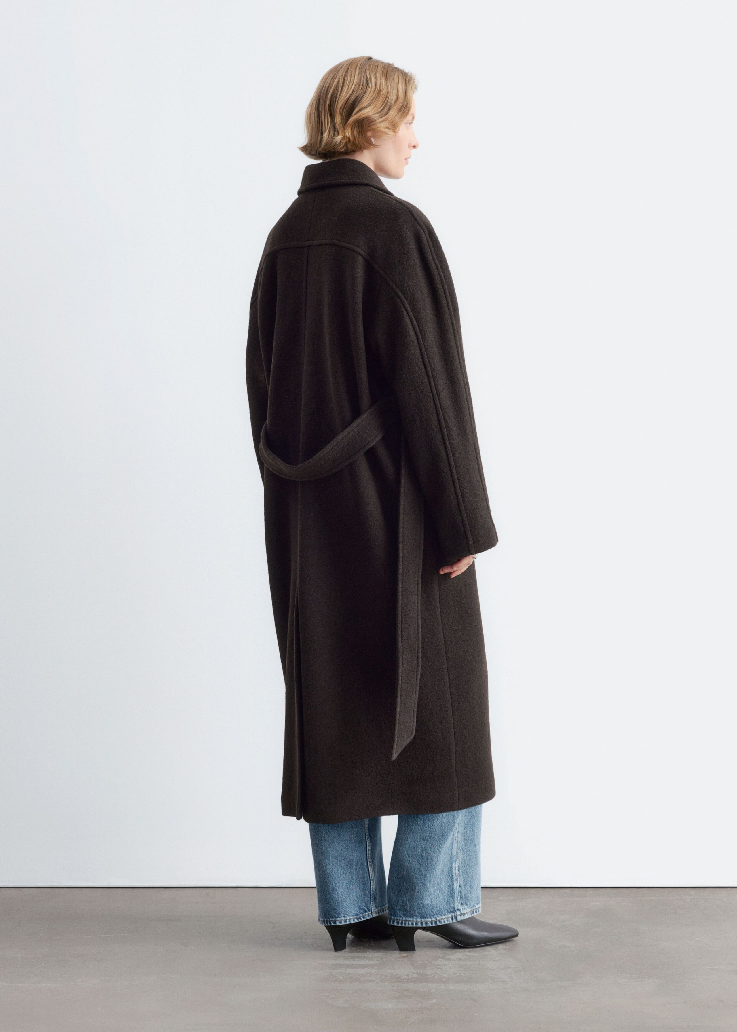 Jas van boucléwol - Donkerbruin - Lookbook