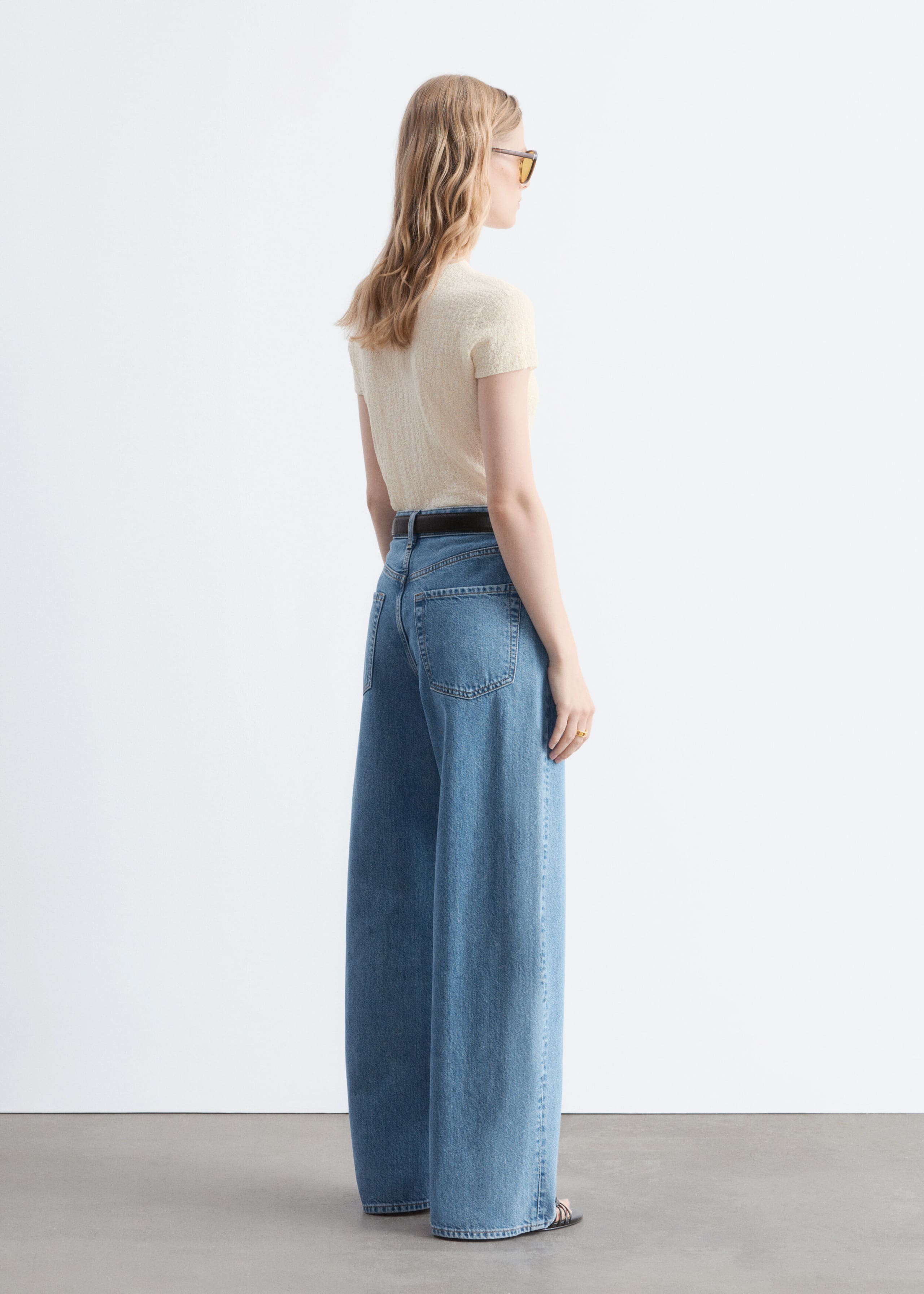 Barrel-Leg Jeans - Light Blue - Lookbook