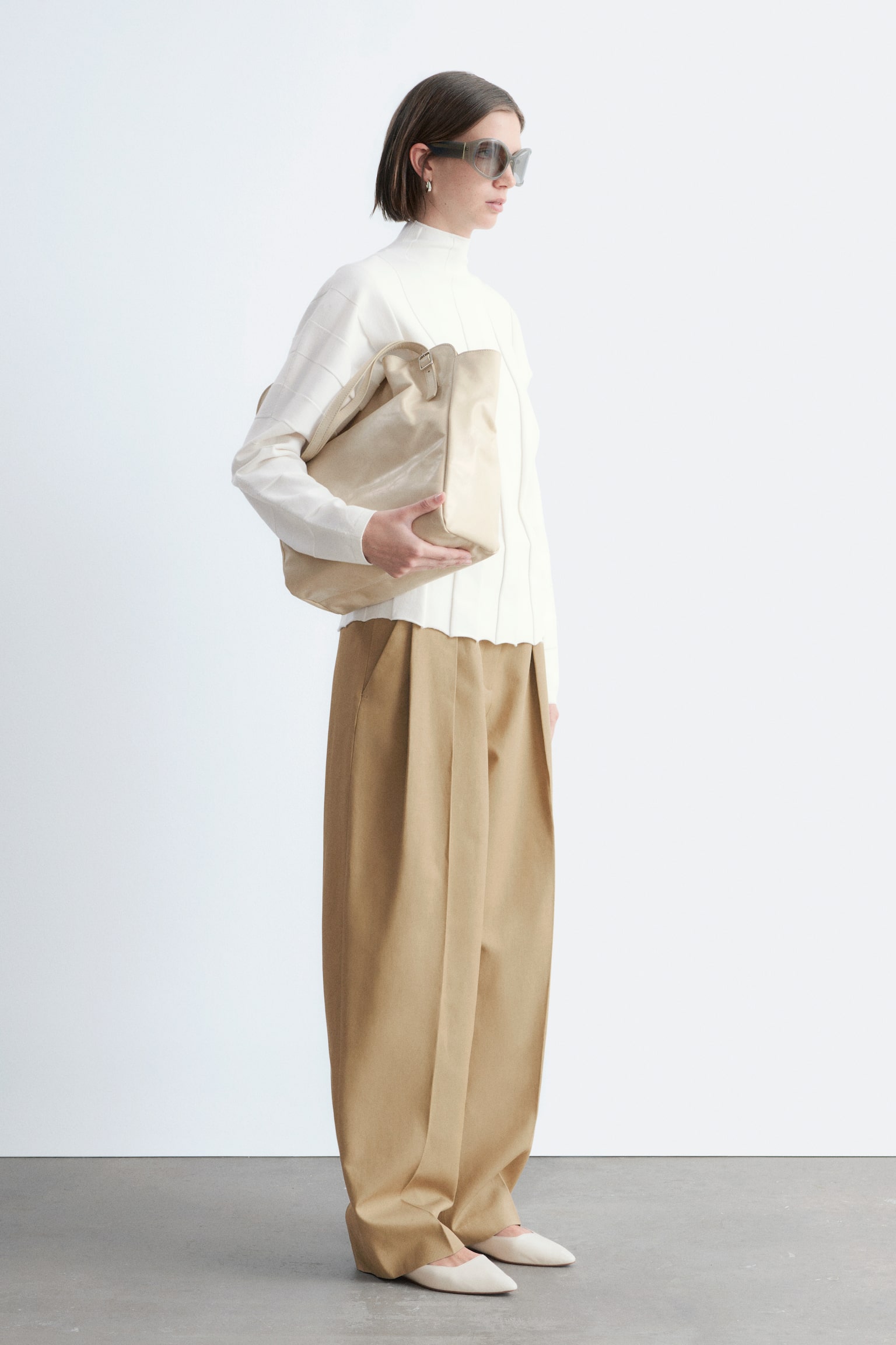 Maglia con collo a lupetto a coste - Bianco - 7