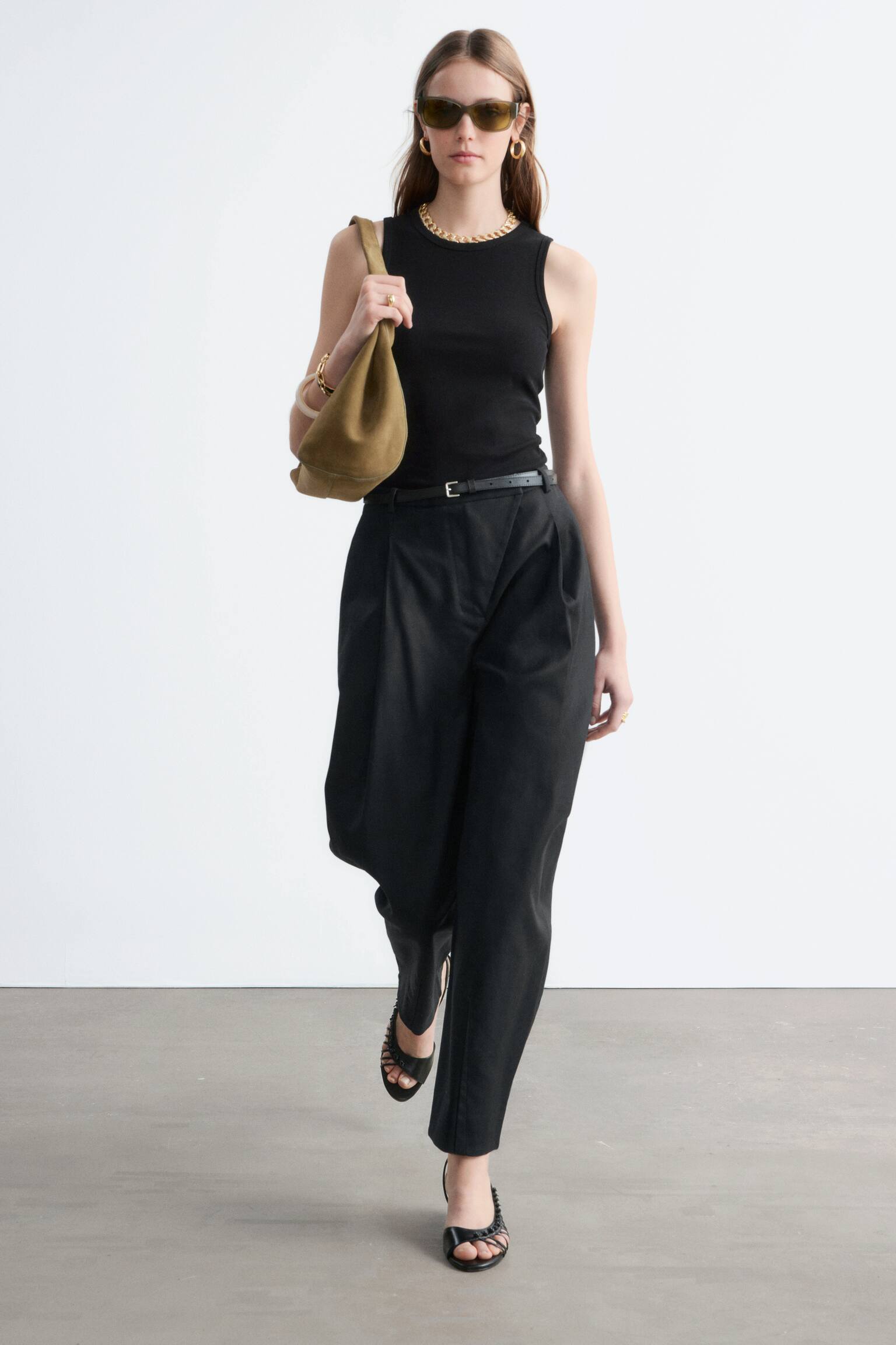 Figurbetontes Tanktop - Schwarz - 3