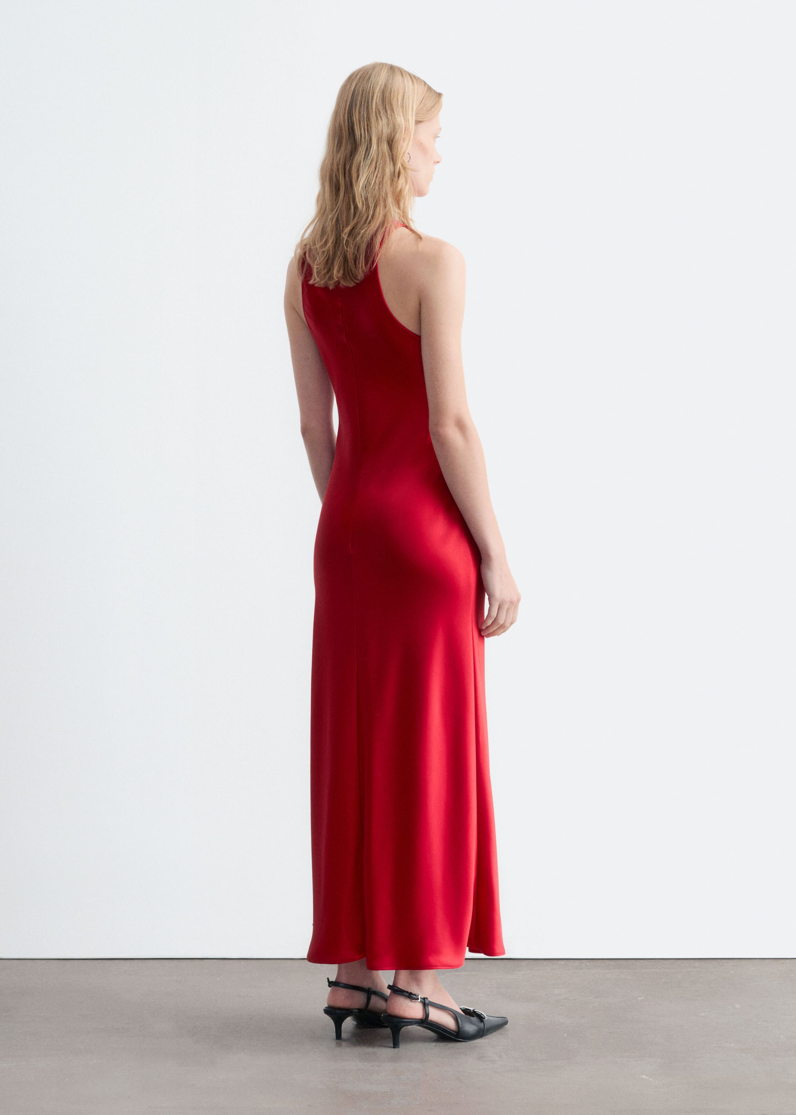 Robe midi en satin sans manches - Rouge - Lookbook
