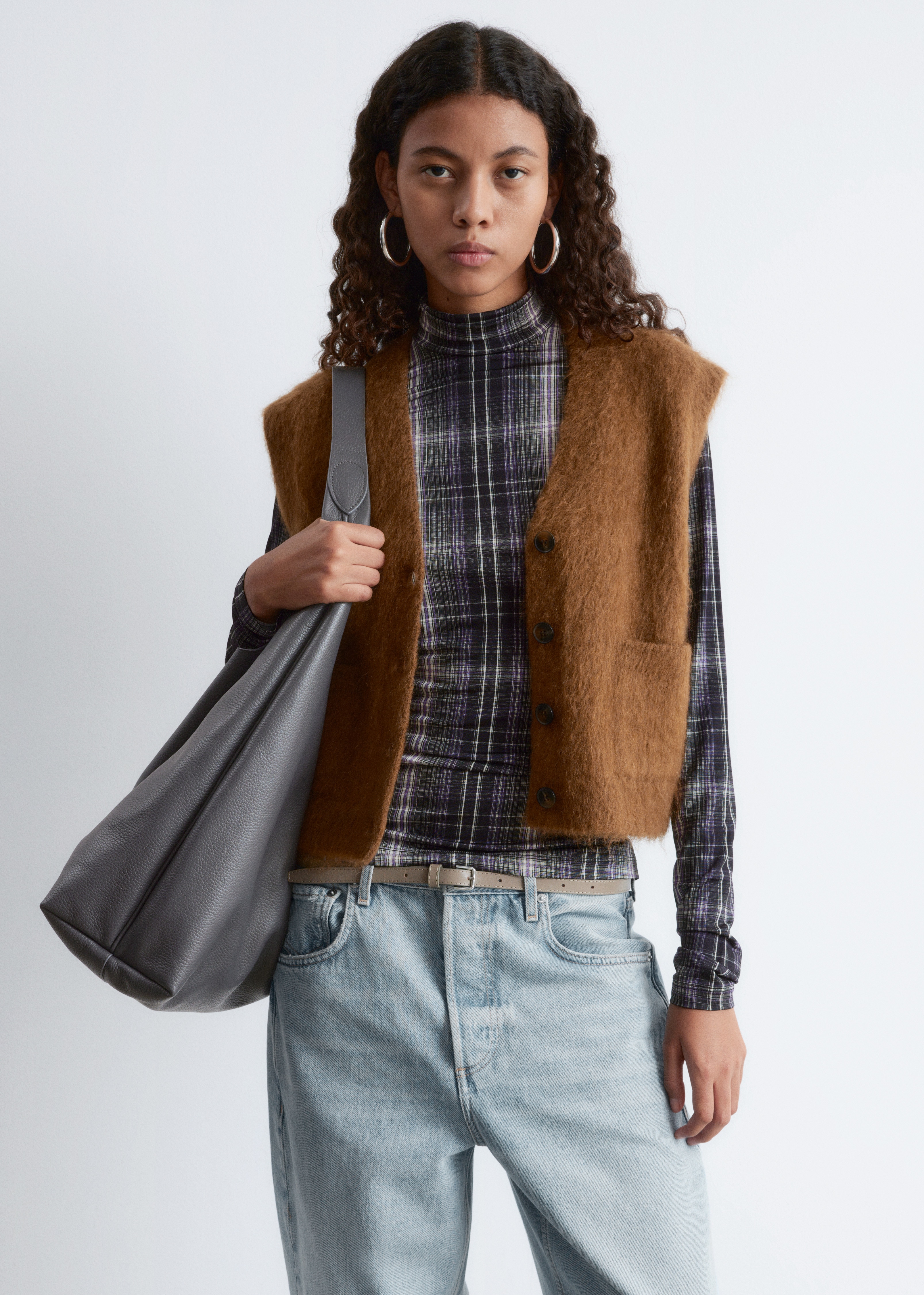 Česaná pletená vesta - Hnedá/Sivé/zelené pruhy