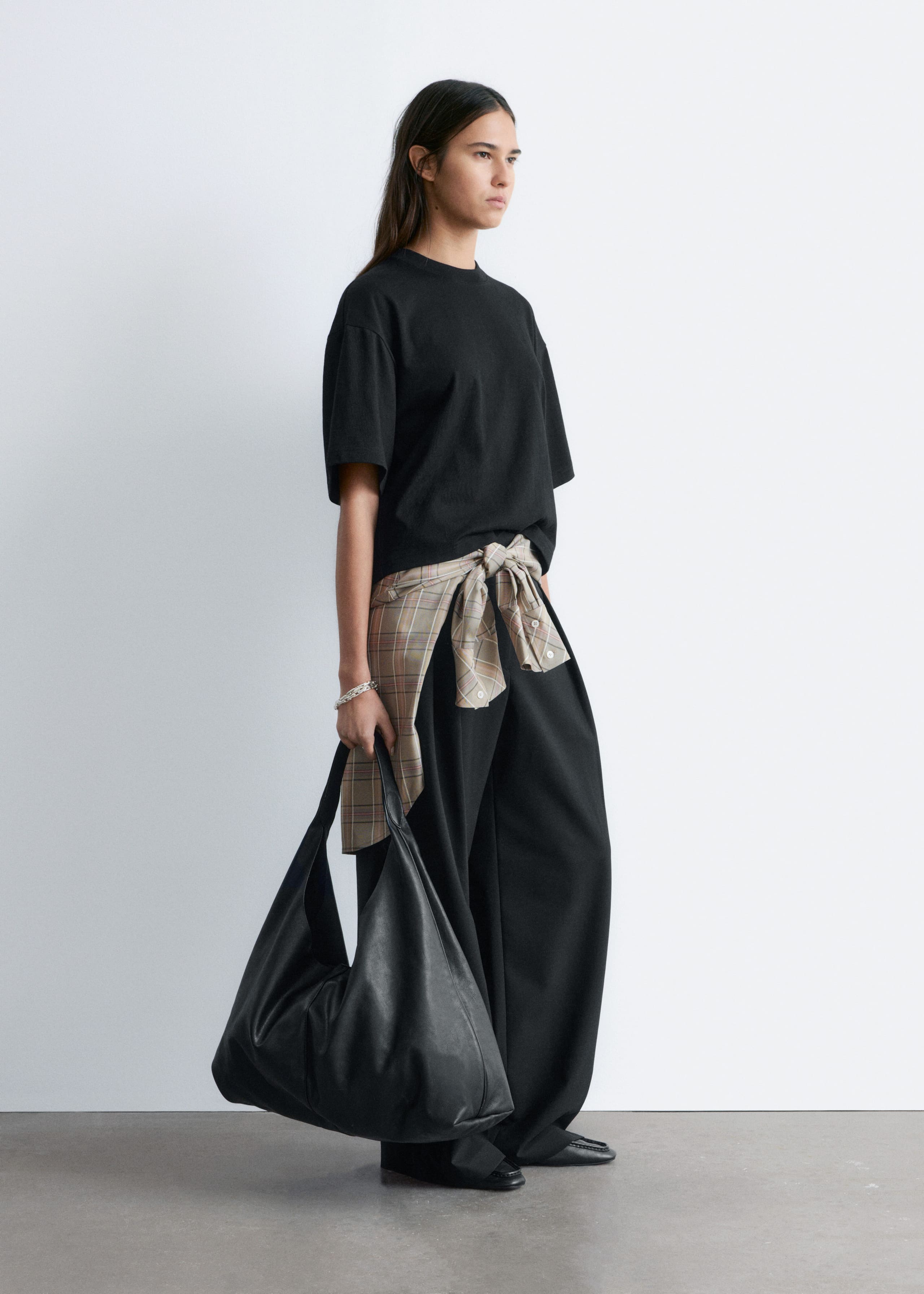 Kastenförmiges T-Shirt - Schwarz - Lookbook