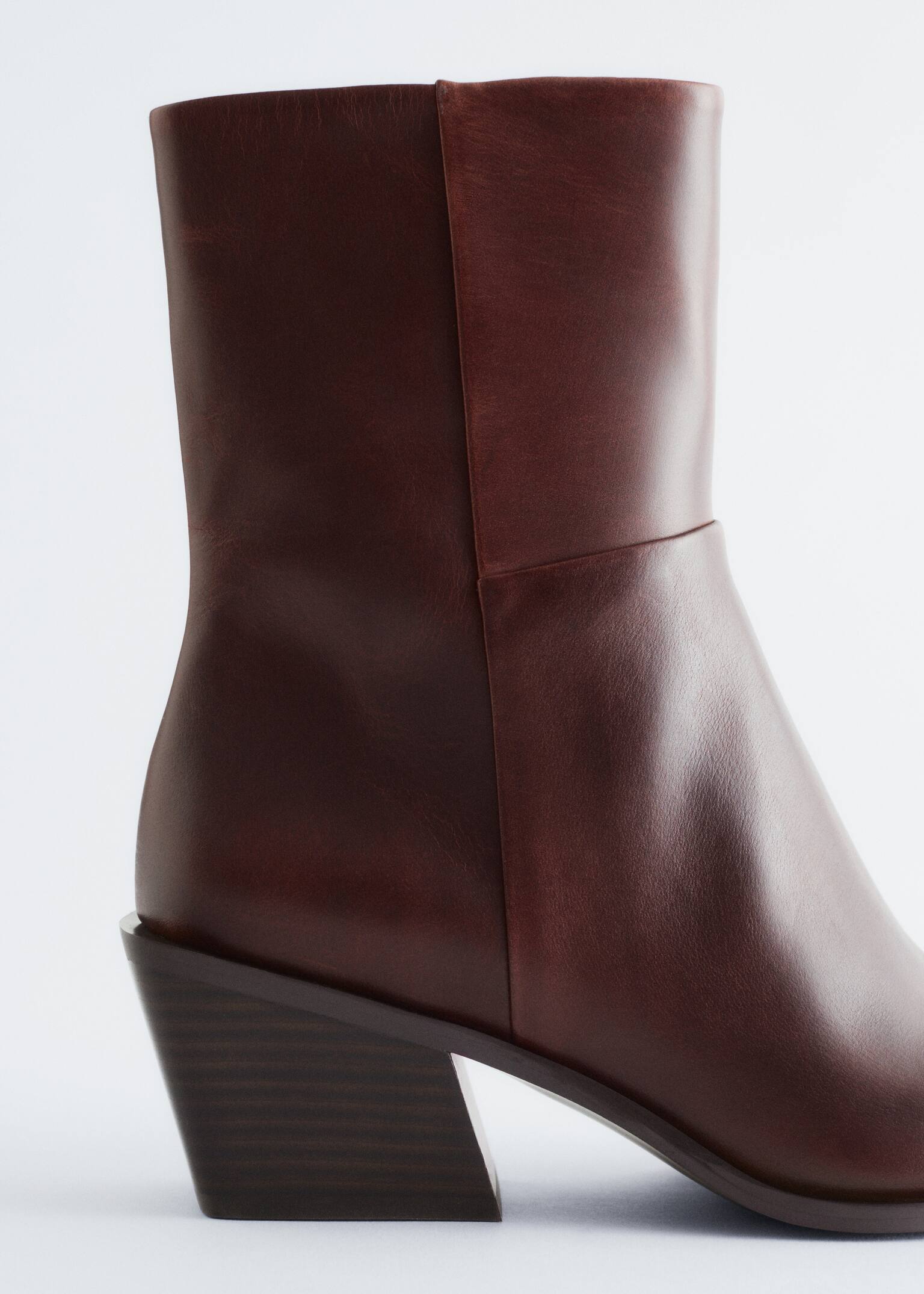 Sleek Leather Cowboy Boots - Brown/Černá - 4