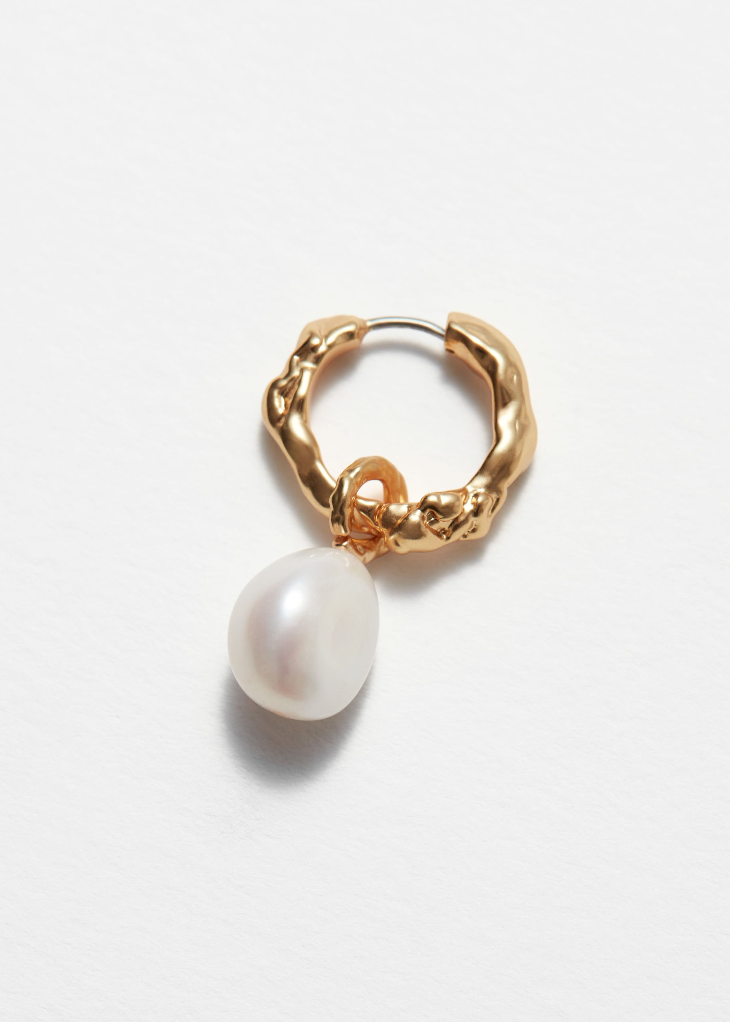 Sculpted Pearl Drop Hoop Earrings - Gold - Still Life