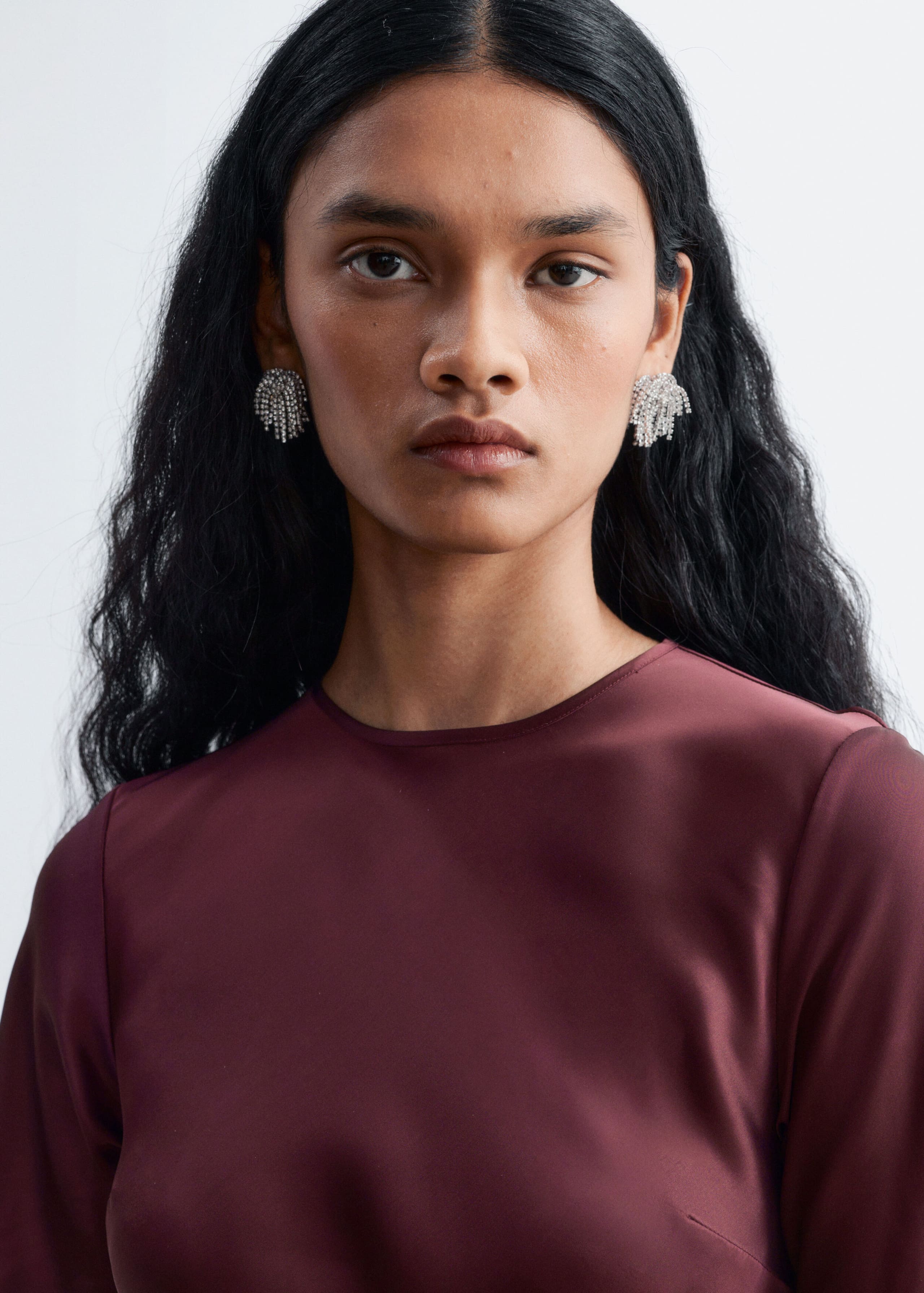 Langes Kleid mit kurzen Ärmeln - Dunkelbraun - Lookbook