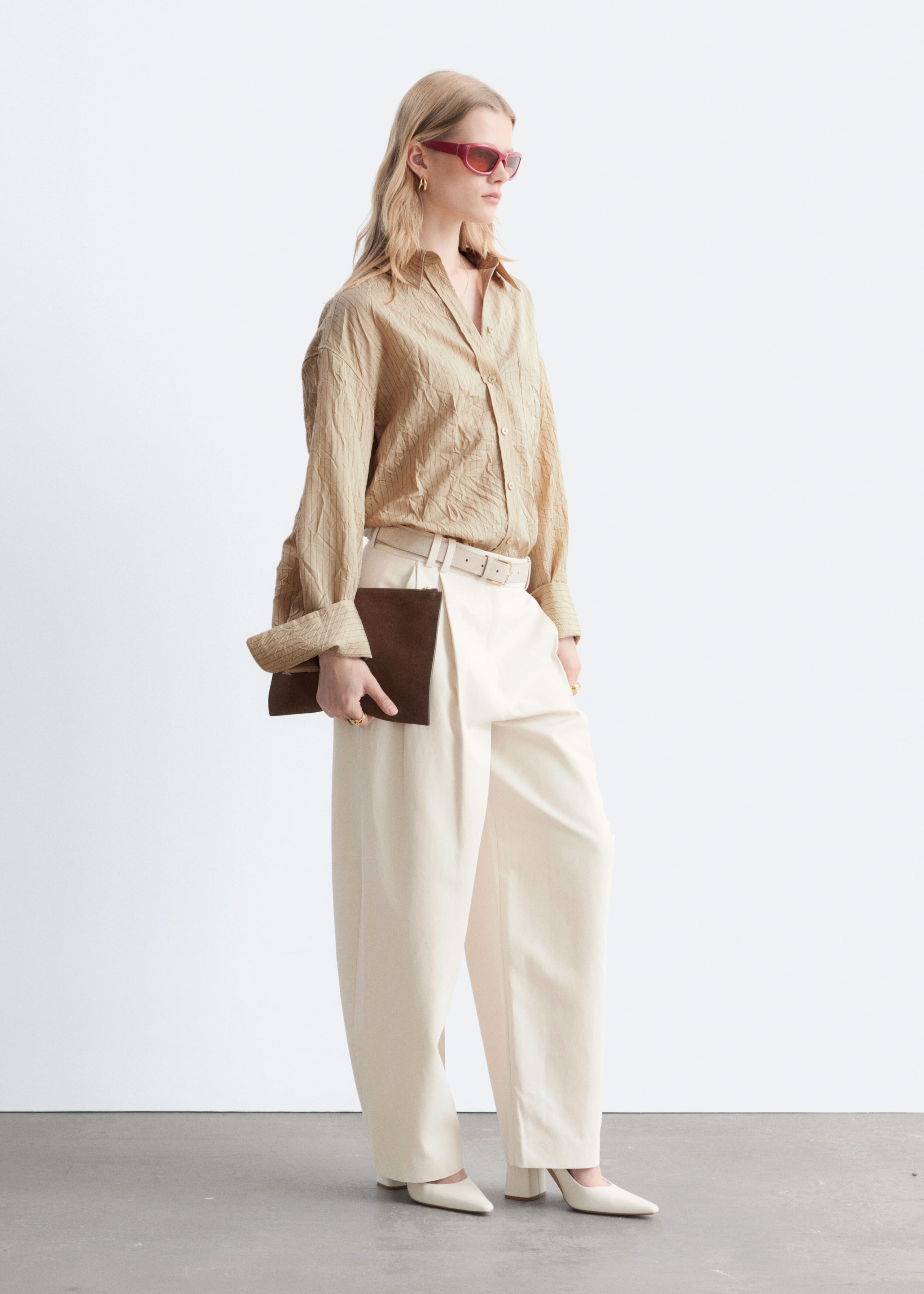 Suède pumps met blokhak - Kakigroen - Lookbook