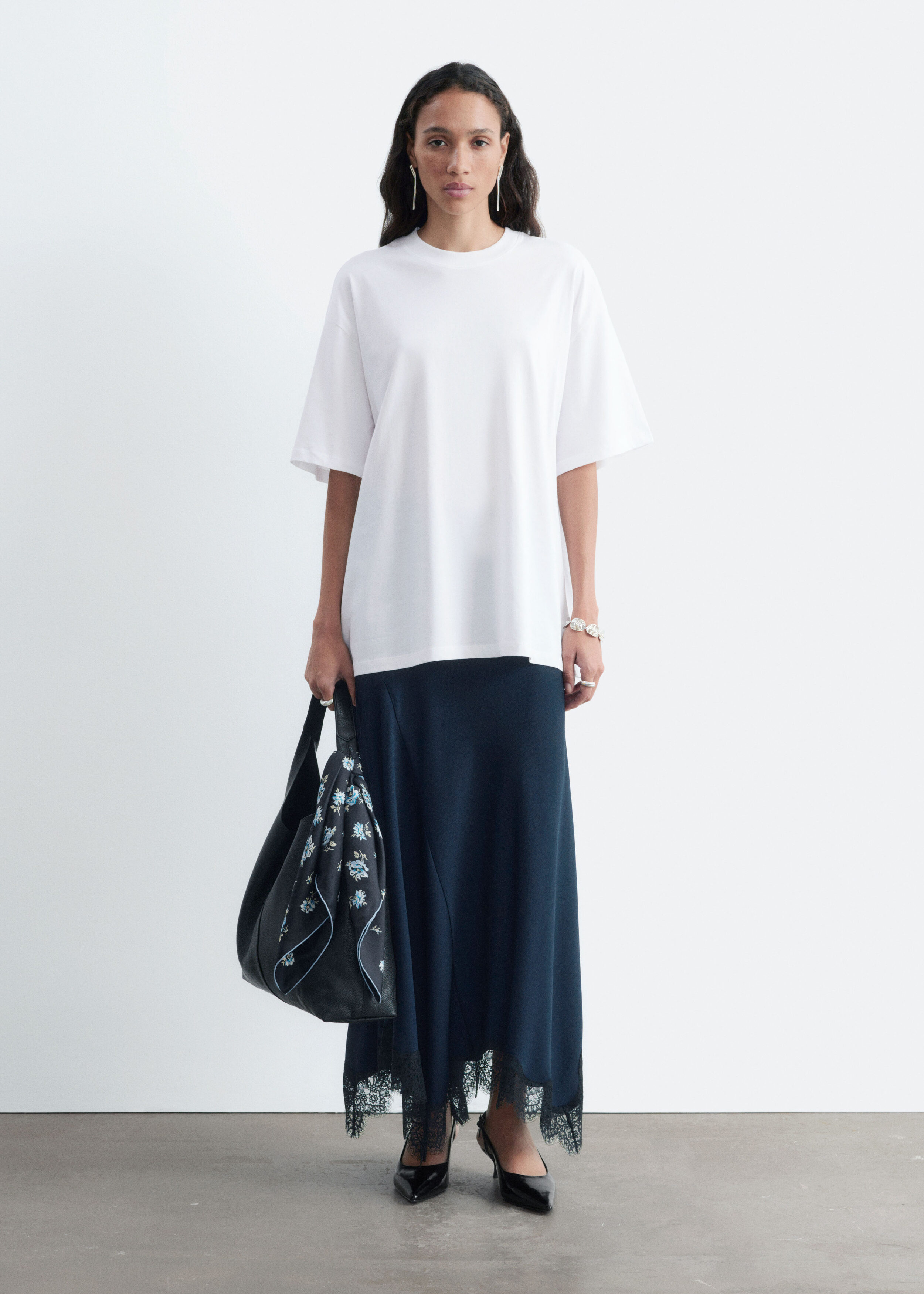 トップス SS26 Main Story Oversized Tee - Blanc Oversized Cotton T-Shirt - White - T-shirts | & Other Stories US