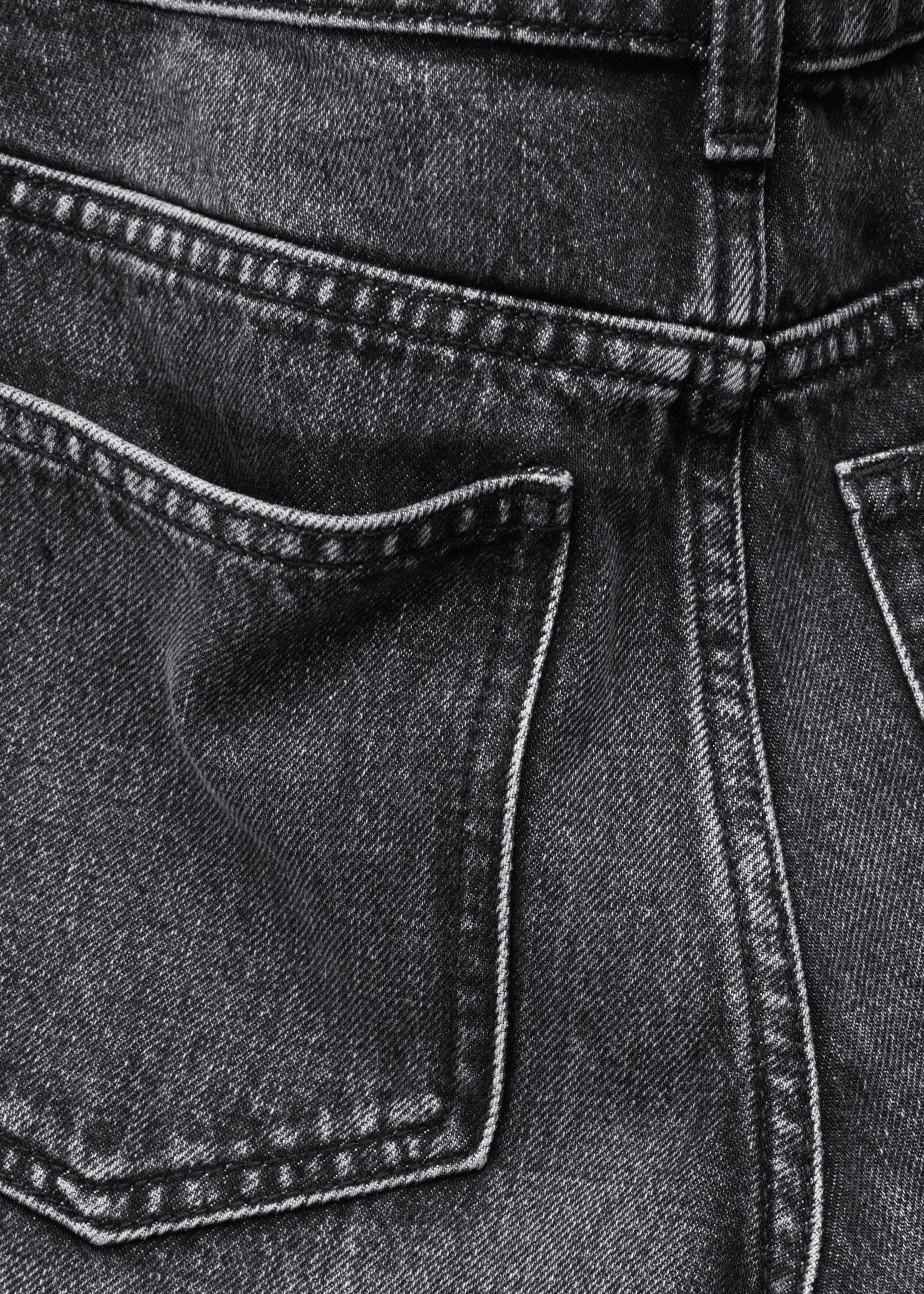 Mini-Jeansshorts mit niedrigem Bund - {{variantName}} - Beschreibendes Detail