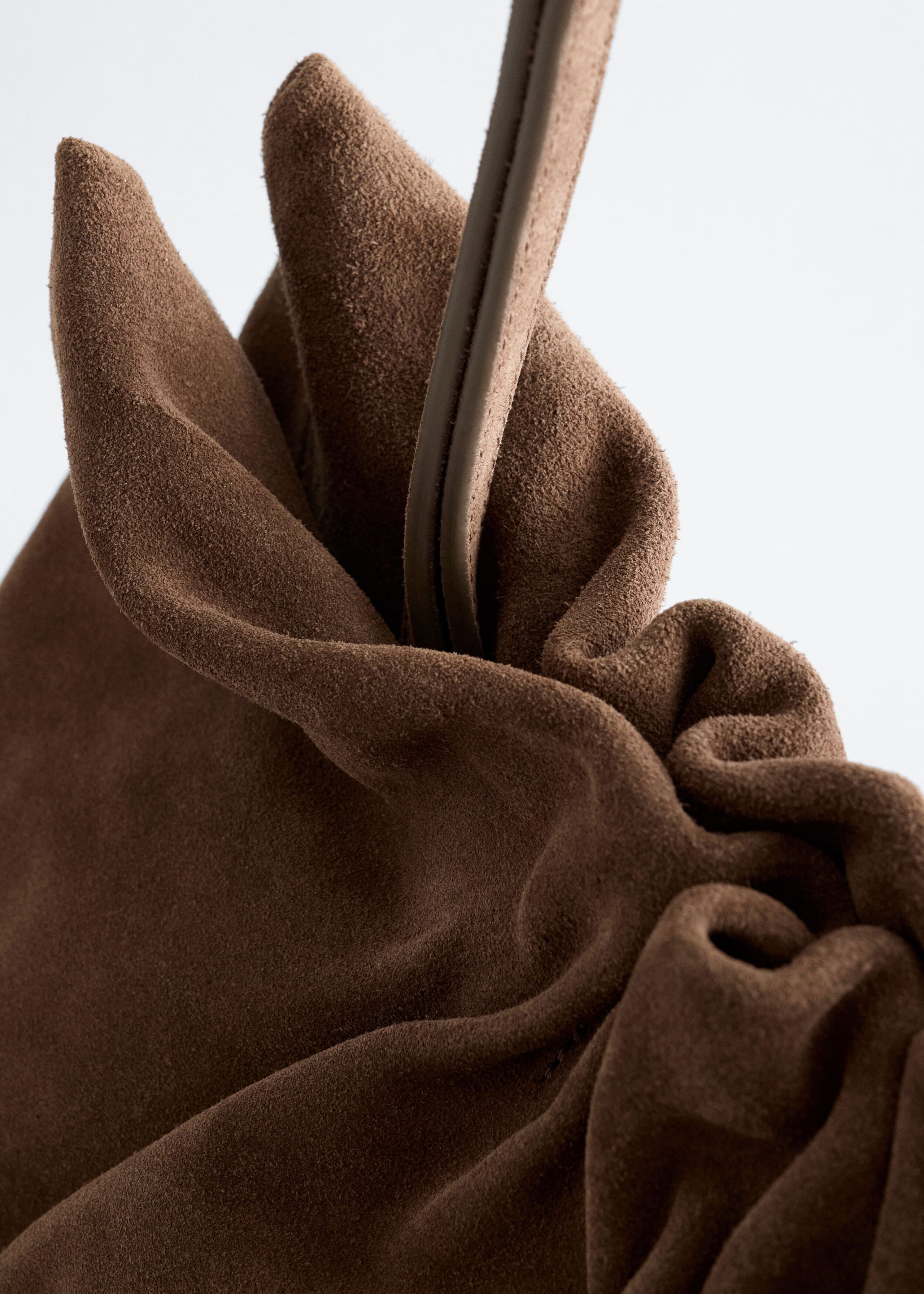 Ruched Leather Shoulder Bag - {{variantName}} - Descriptive Detail