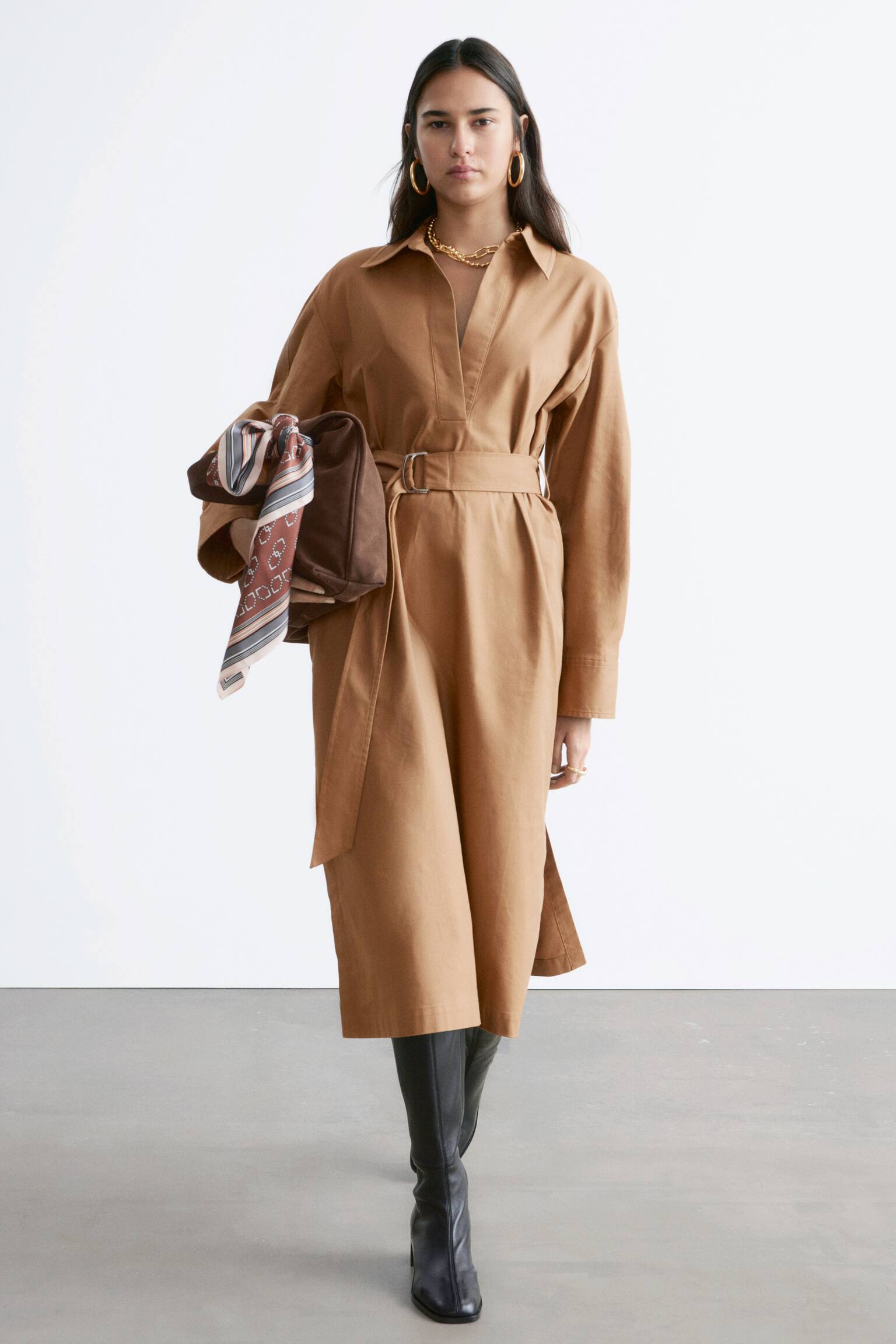 Midikjole med bælte - Brun/Marineblå - 7