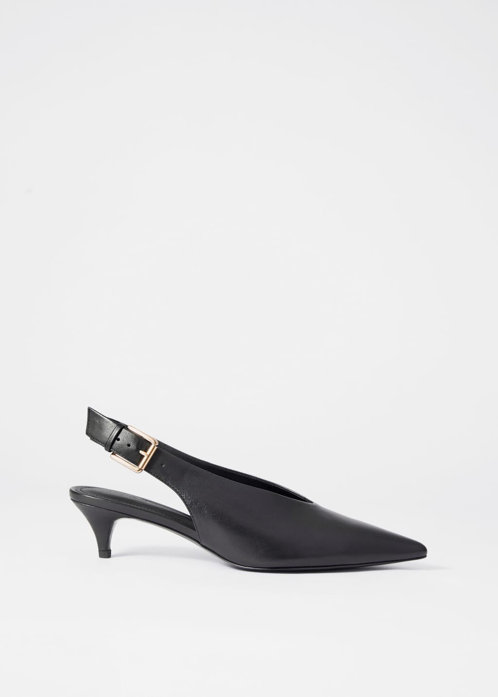 Tacones tipo "kitten heel" destalonados de piel