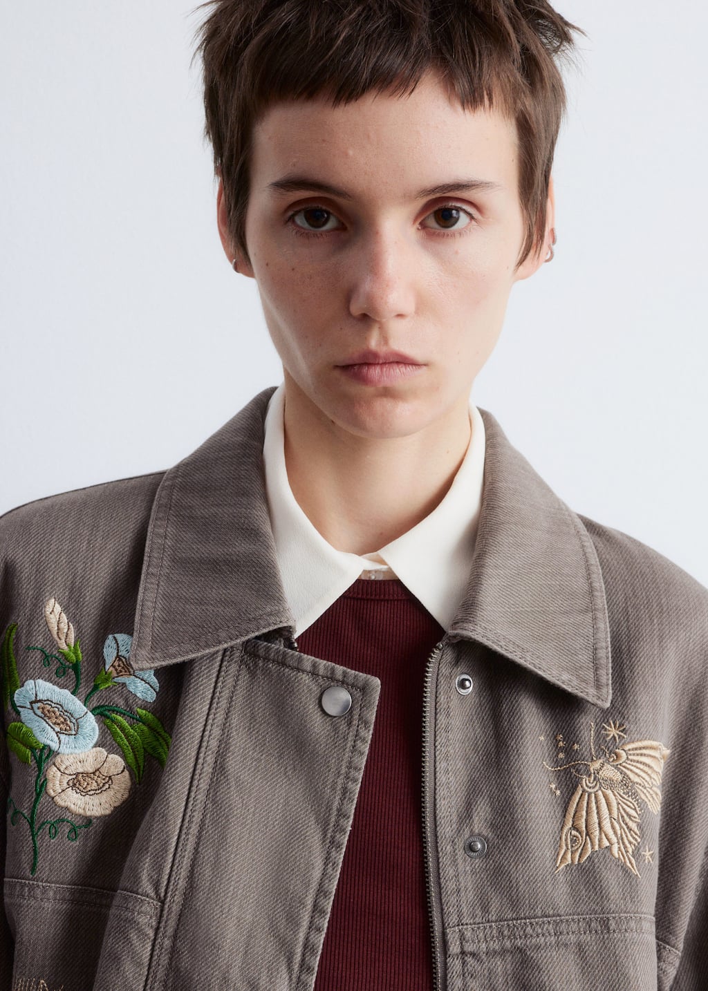 Image of Bestickte Hemdjacke