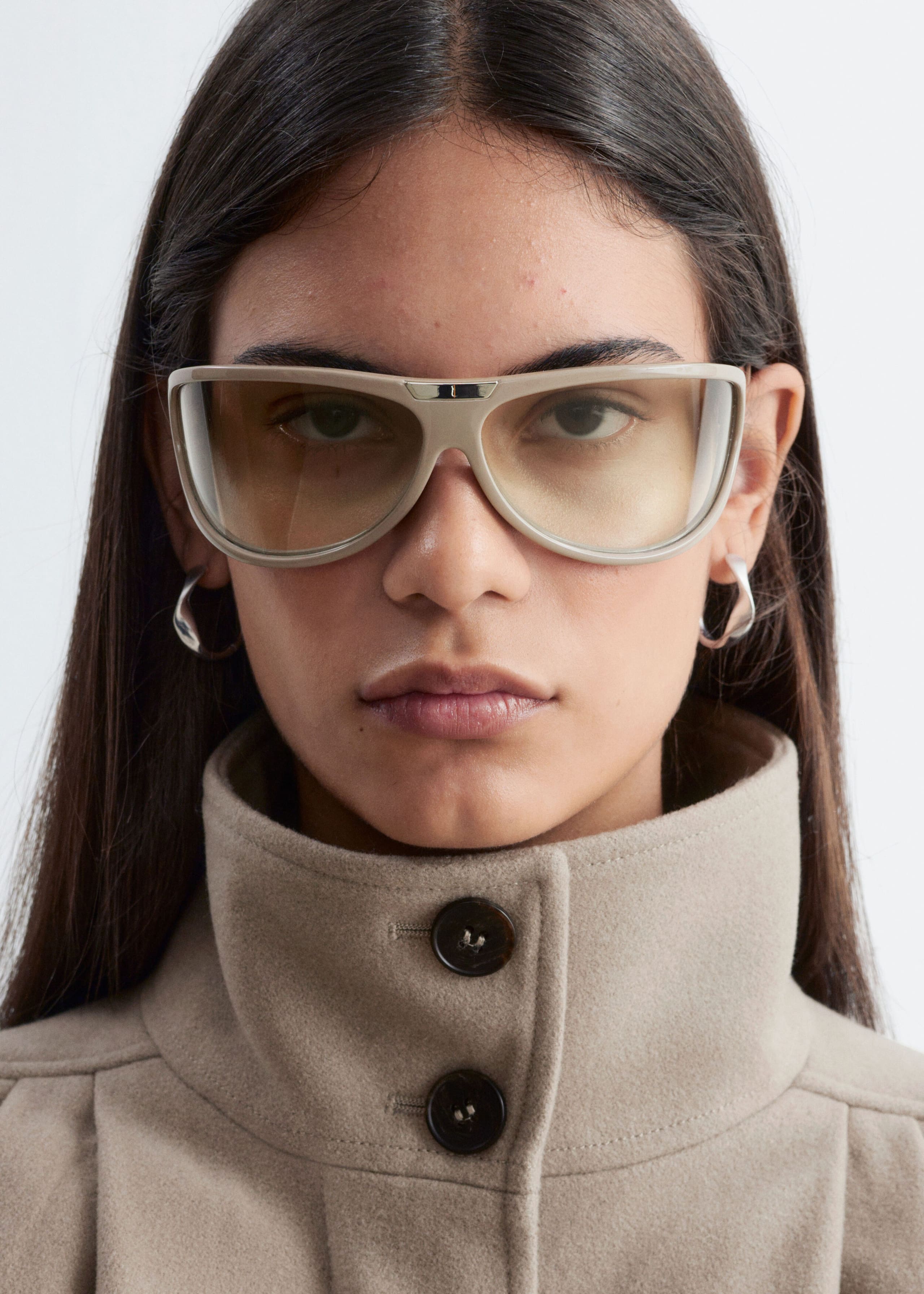 Ovale Sonnenbrille - Beige - Stillleben