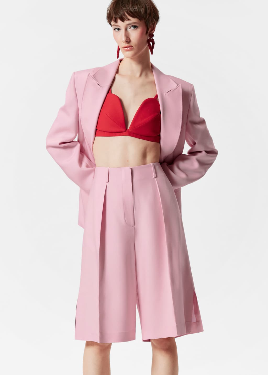 Plisowane bermudy – Pastelowy różowy – Lookbook