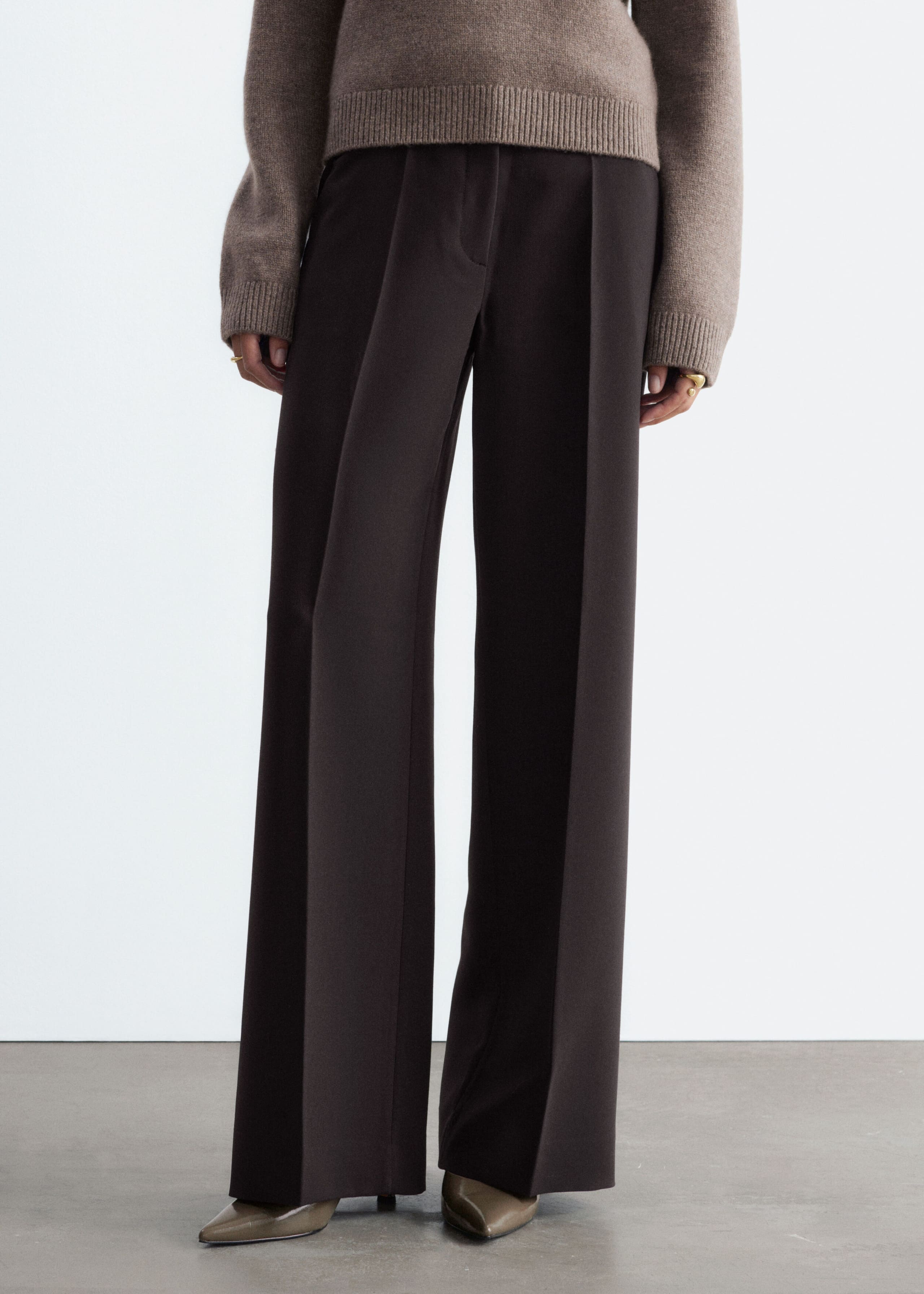 Loose-Fit Tailored Trousers - Dark Red - Lookbook