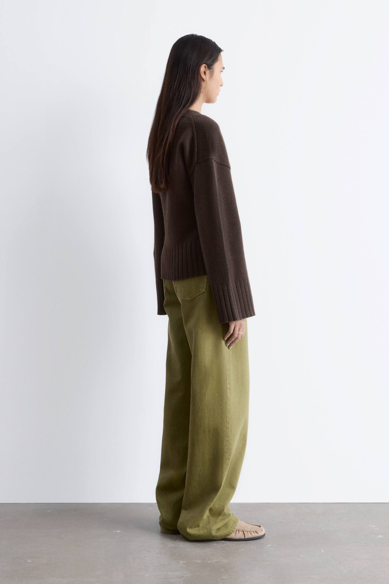 Vyötäröä korostava neuletakki - Tummanruskea/Beige/Tummanharmaa - 3