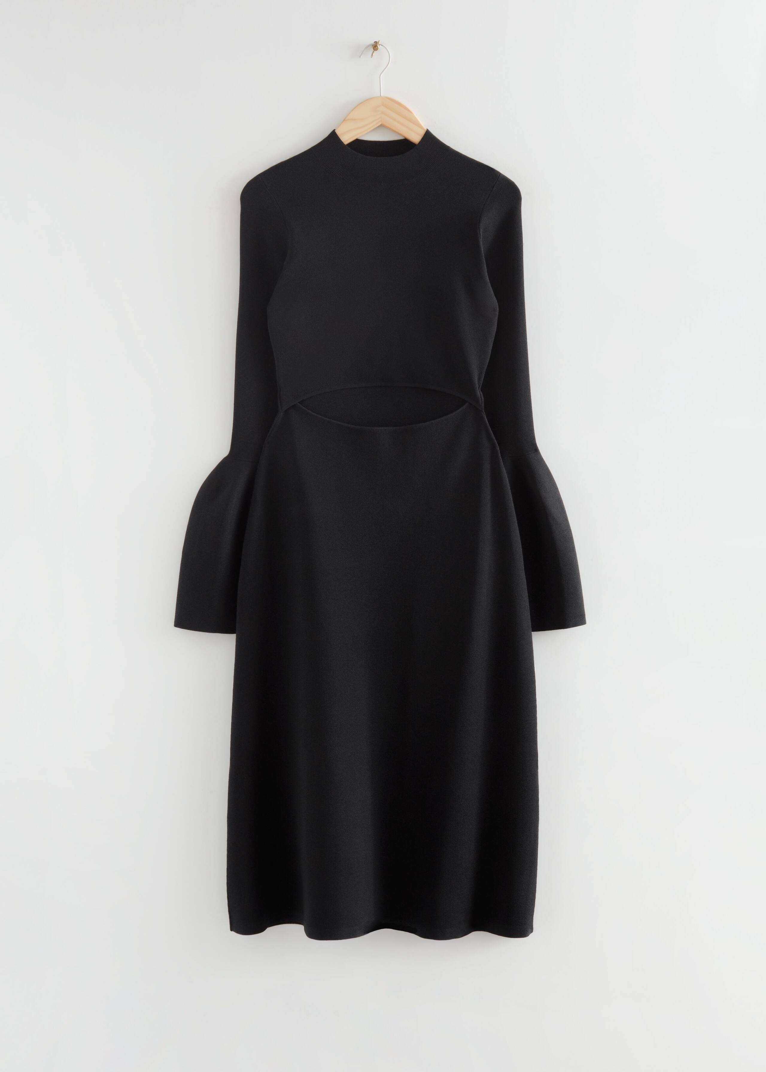 KnittedBellCuffedDress - Black - Natura morta