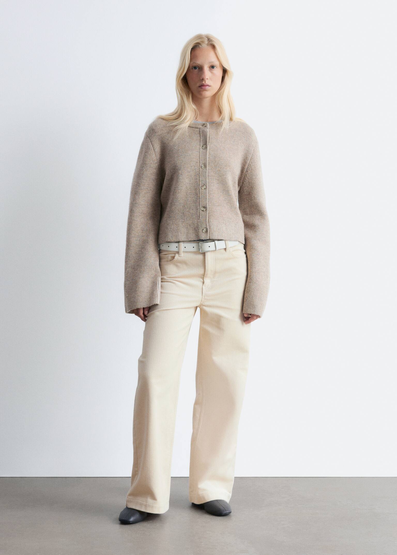 Verkürzte, kastenförmige Strickjacke - Graubraun/Dunkelgrau - 1