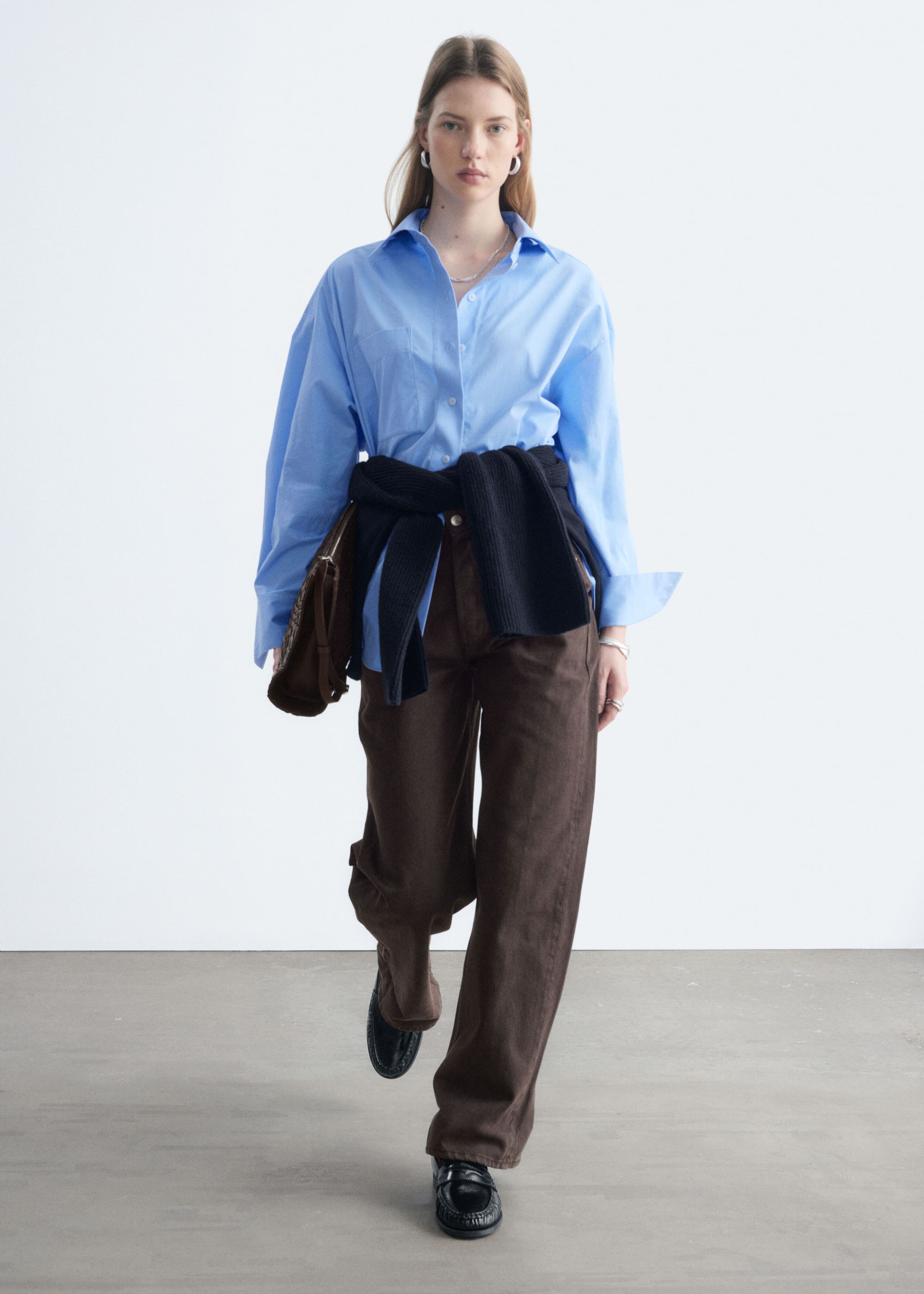 Barrel-Leg Jeans - Light Blue - Lookbook
