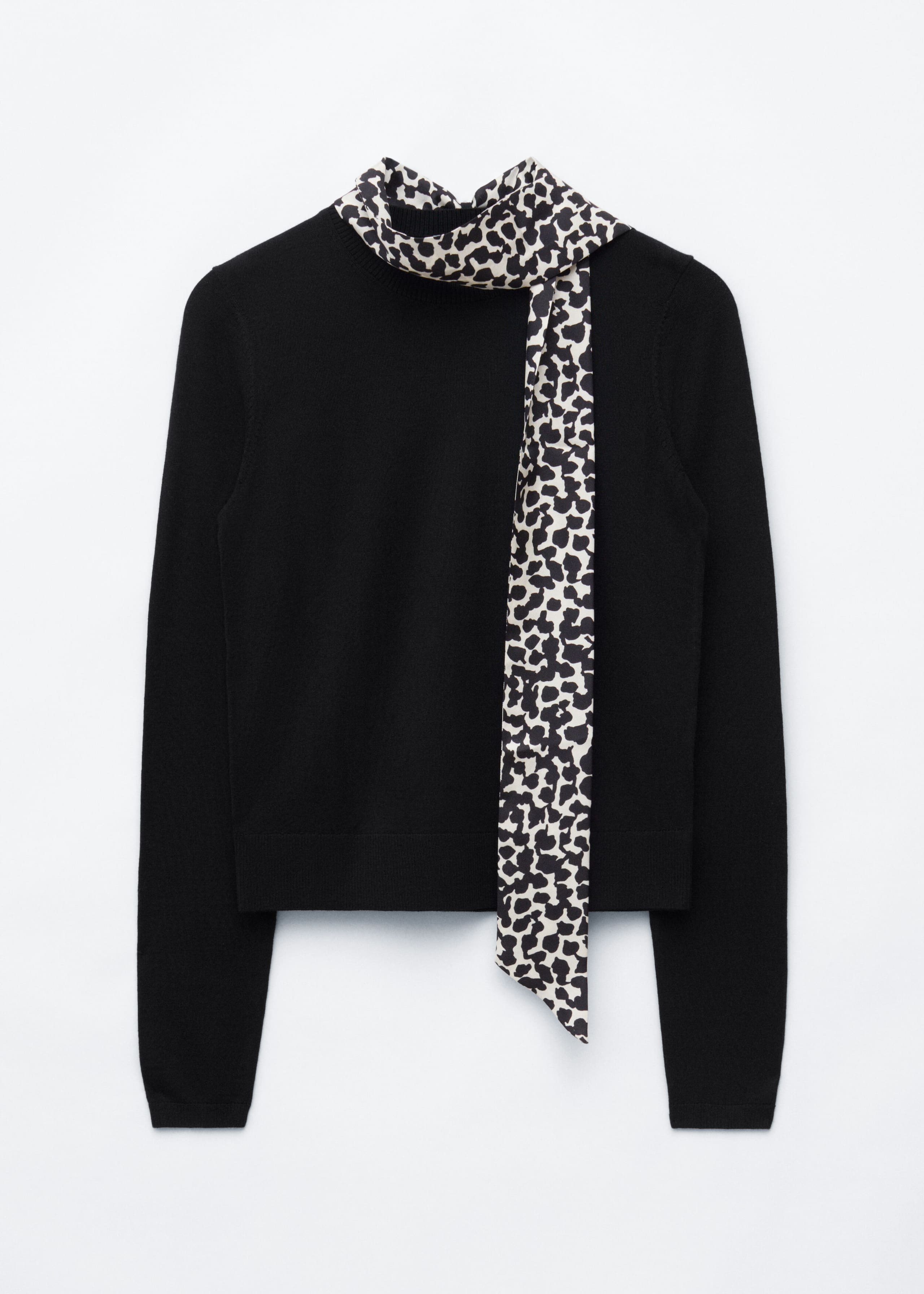 Wełniany sweter z jedwabnym kołnierzykiem – Czarny/Nadruk w panterkę – Lookbook