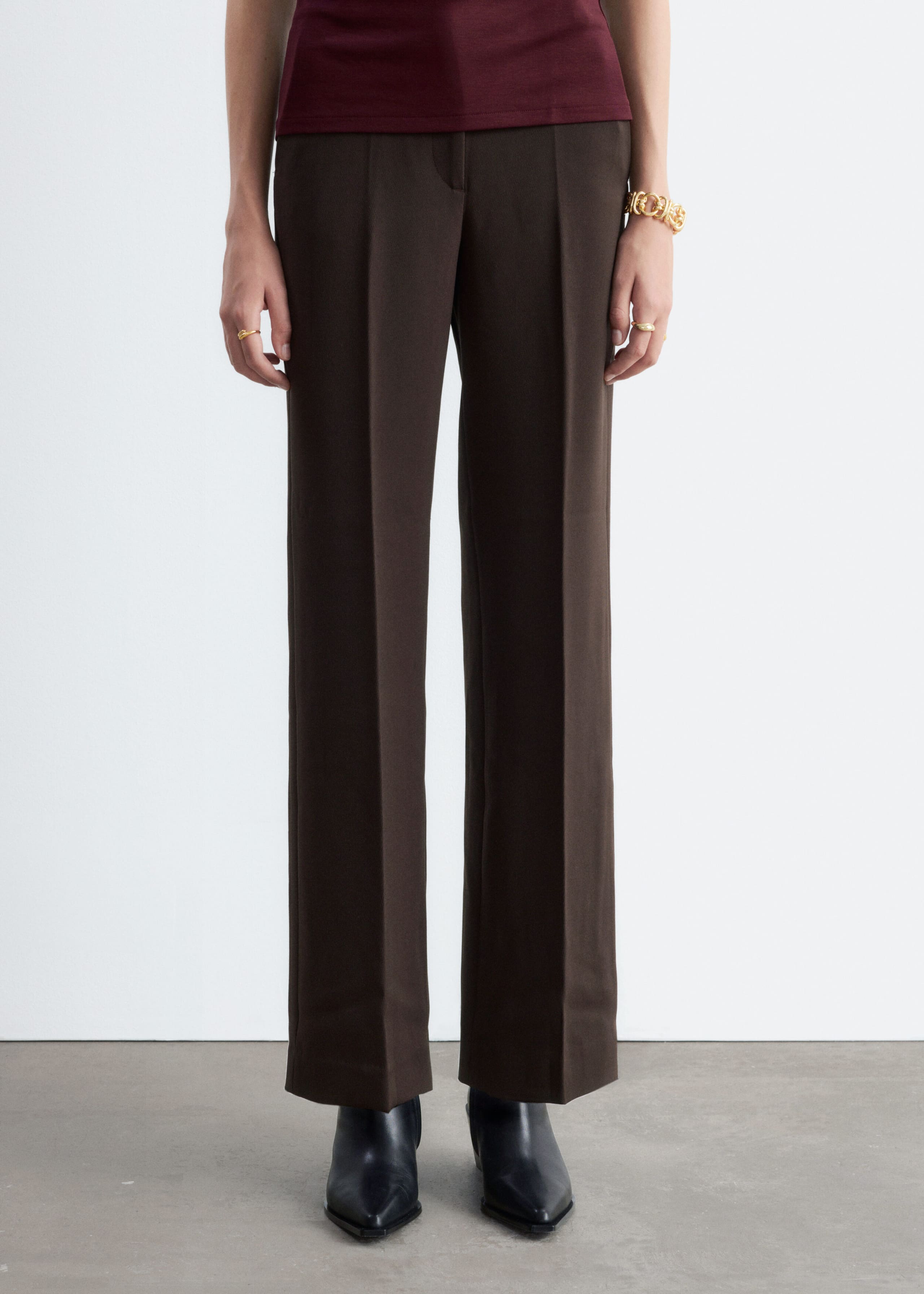 Straight Press-Crease Trousers - Dark brown - Lookbook