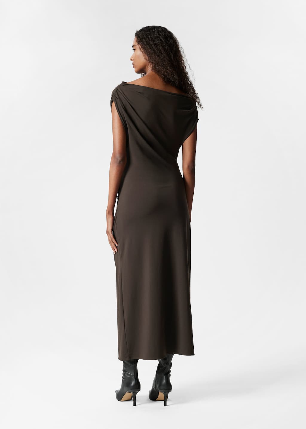 Robe midi drapée - Marron foncé - Lookbook