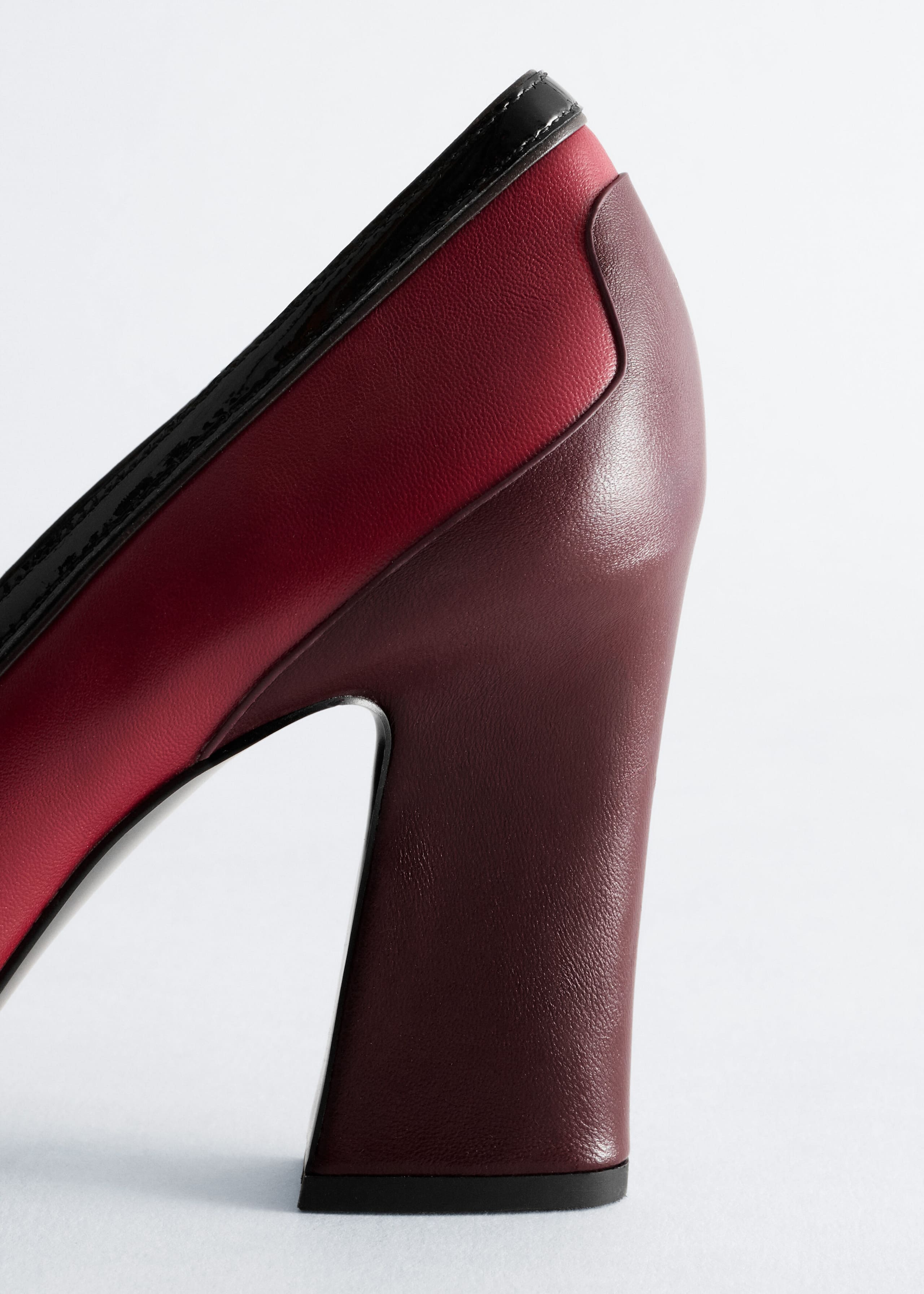 Lederpumps mit Schleifendetail - {{variantName}} - Beschreibendes Detail