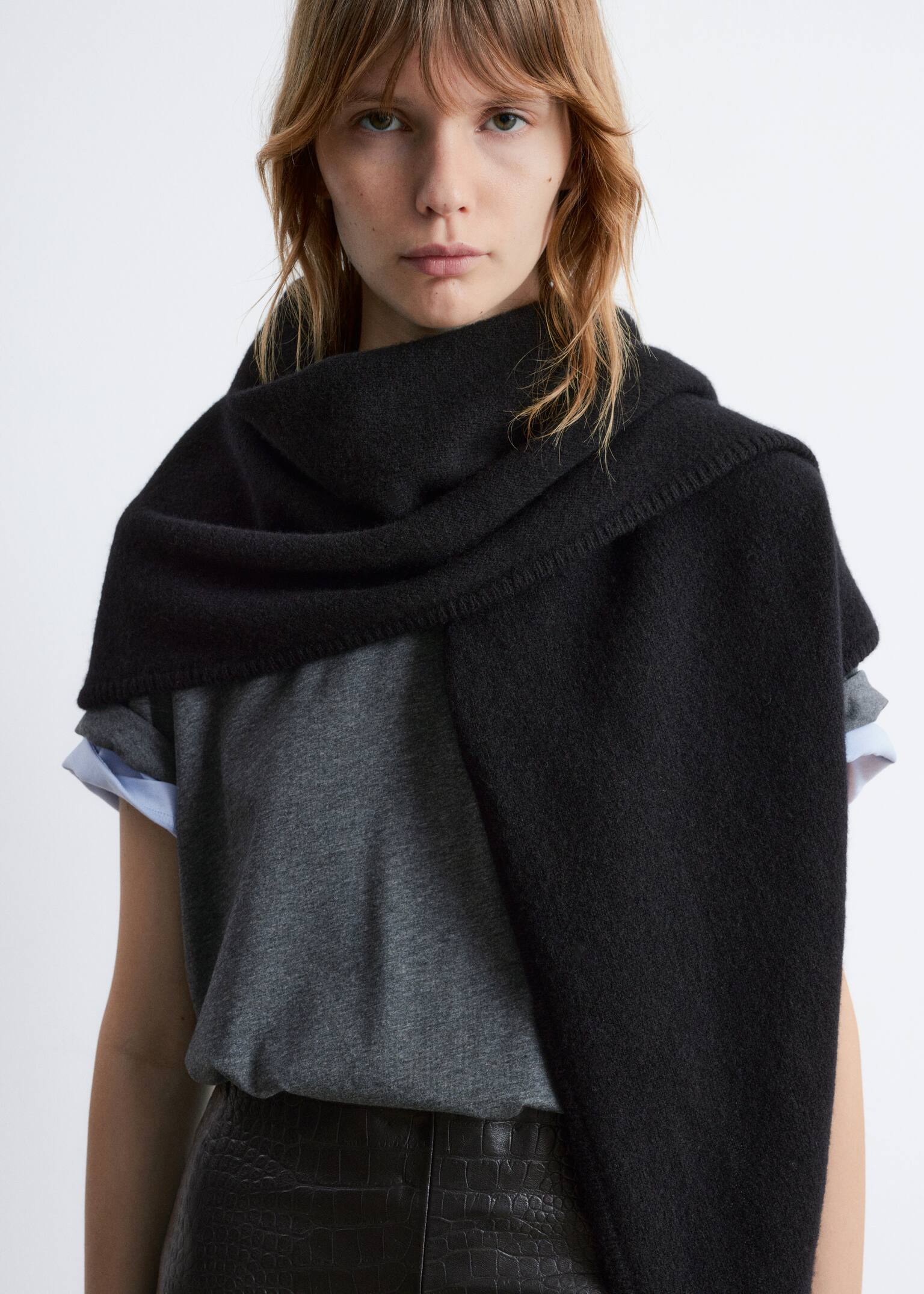 Wool Triangle Scarf - Black/Grey Melange