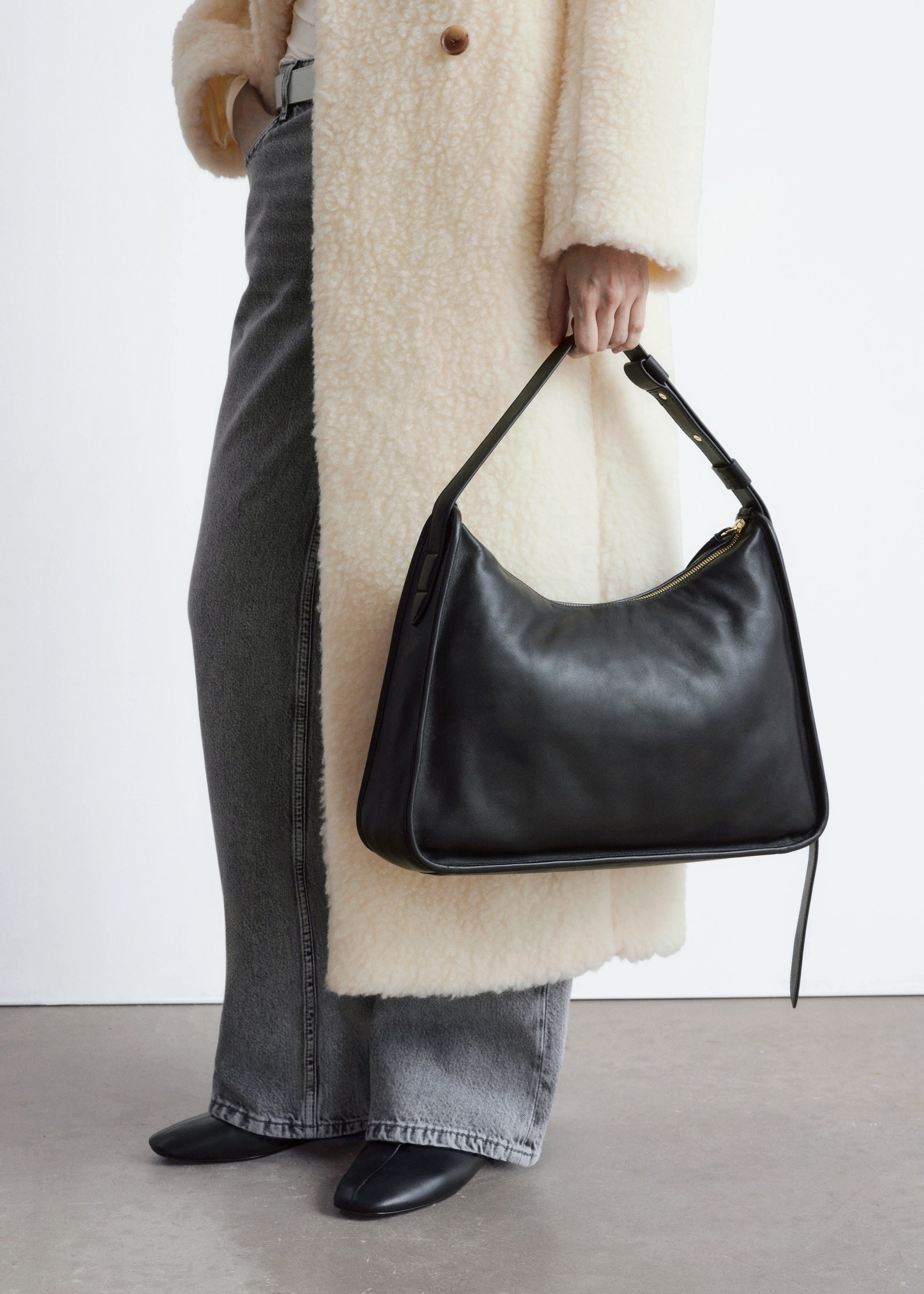 Größeres Bild anzeigen: Tragetasche aus Leder - Schwarz - Ladies | H&M AT 1