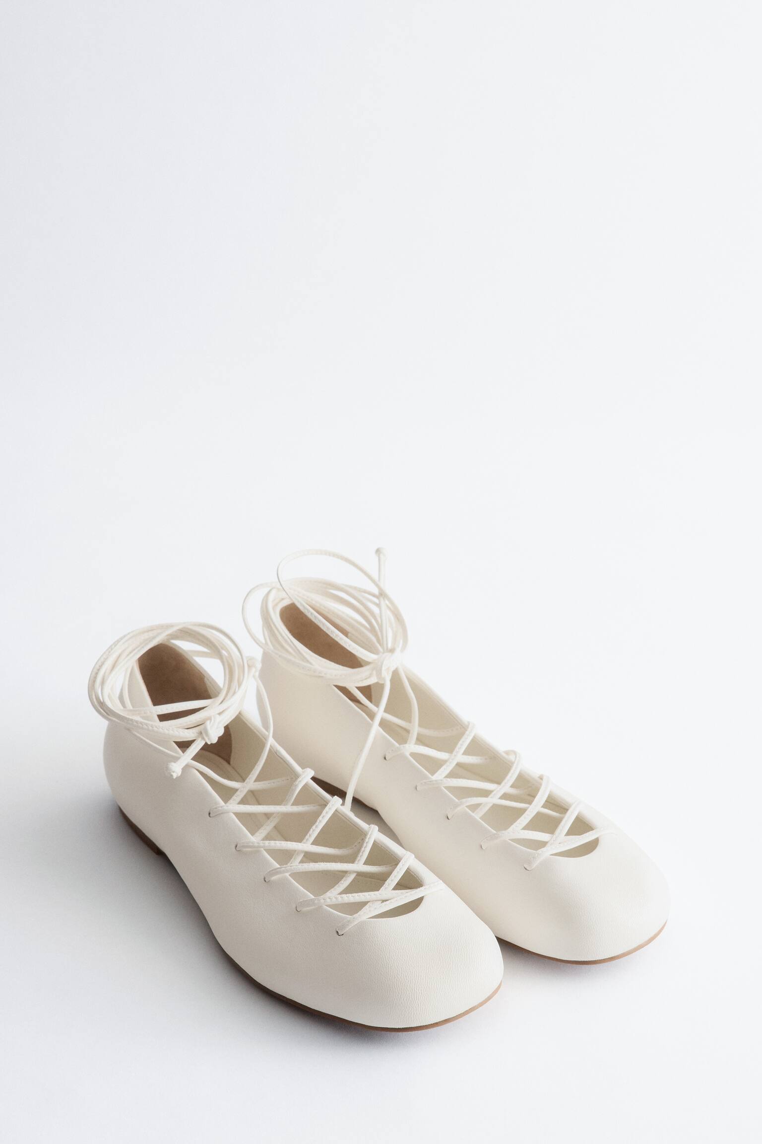 Ballerinasko i læder med snøre - Hvid/Sort - 2