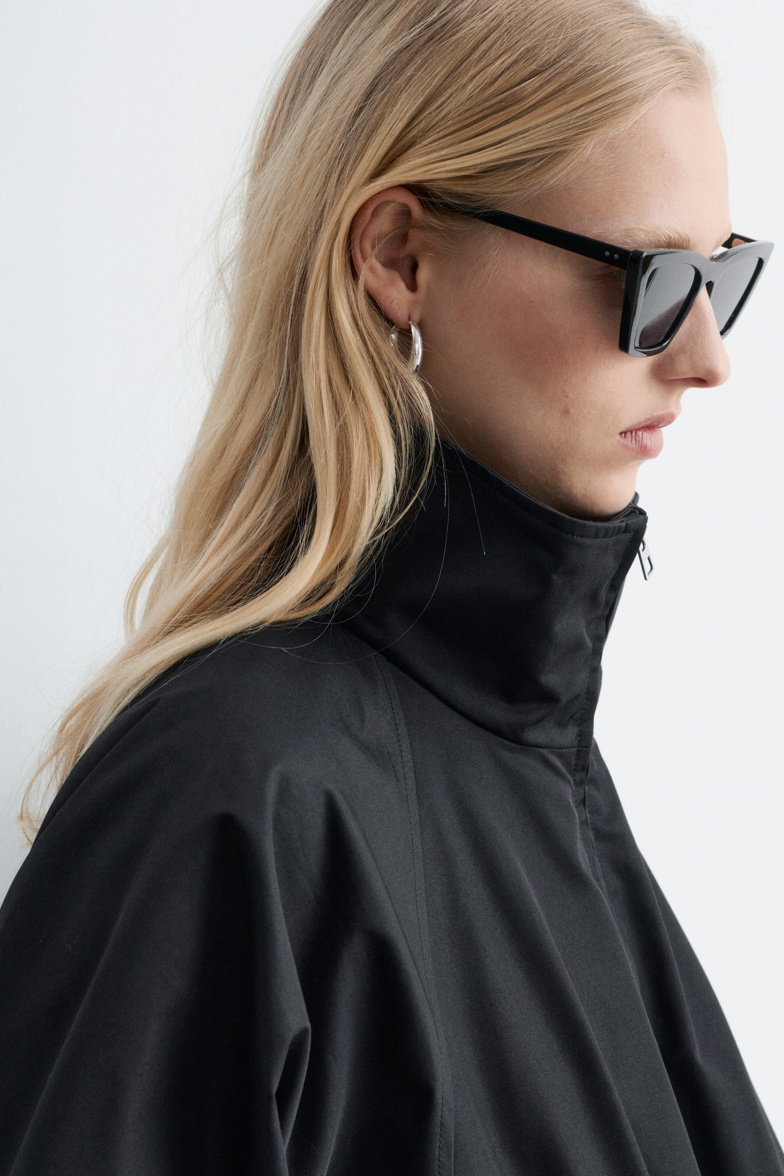 Zapinana na zamek kurtka z diagonalu - Czarny/Biały - 3