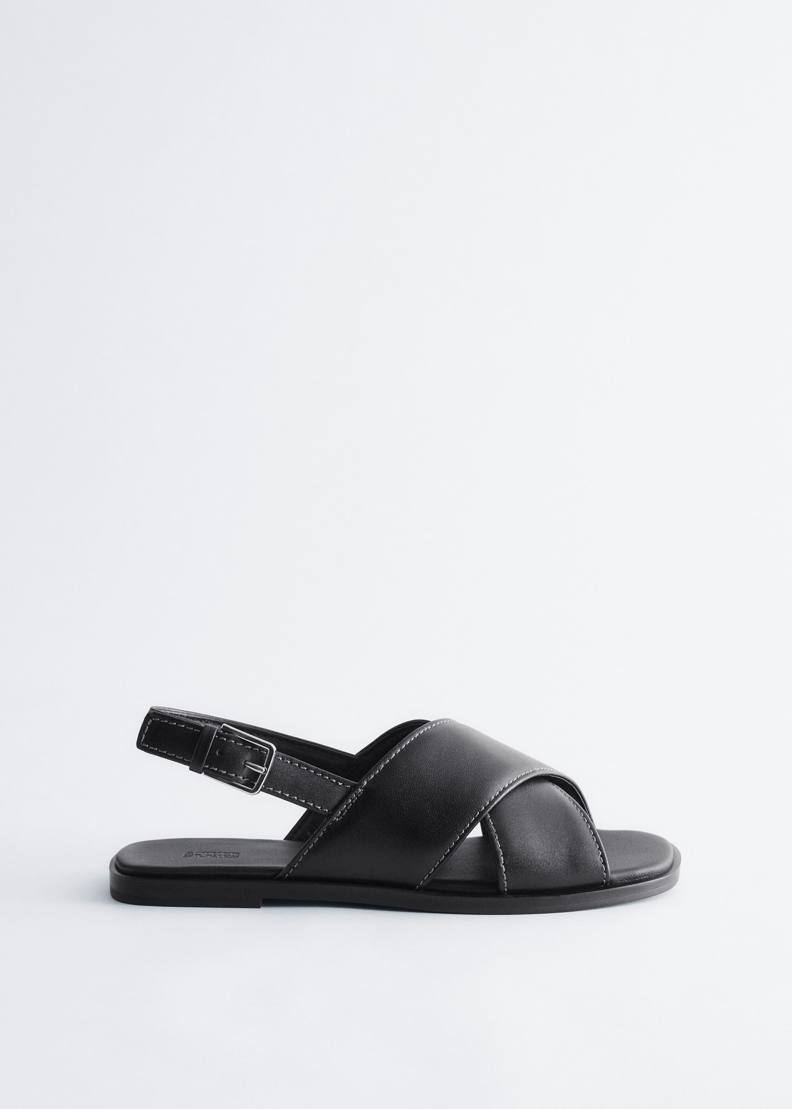 Image of Sandali in pelle con fasce incrociate