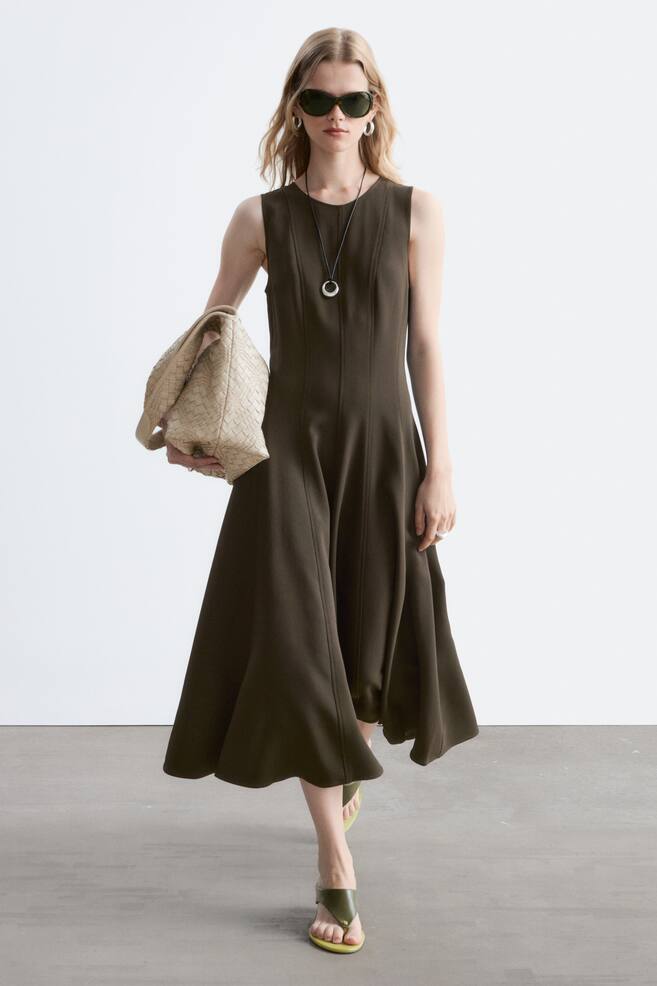 Robe midi à découpes verticales - Marron foncé - 1