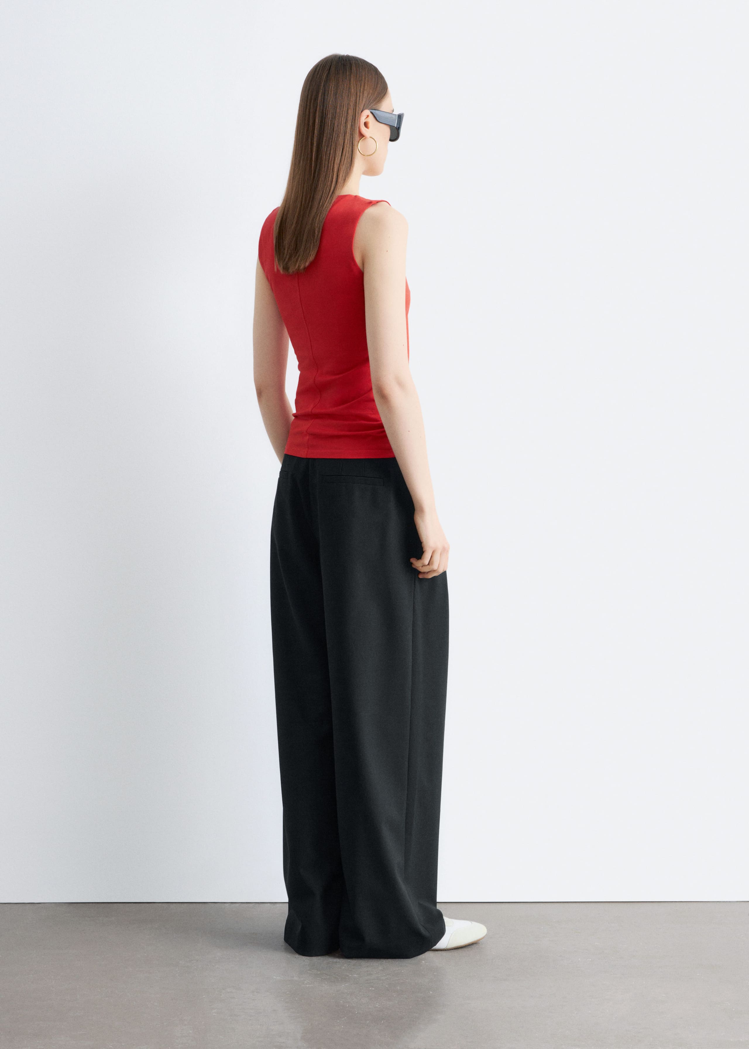 Canotta con collo quadrato - Nero - Lookbook