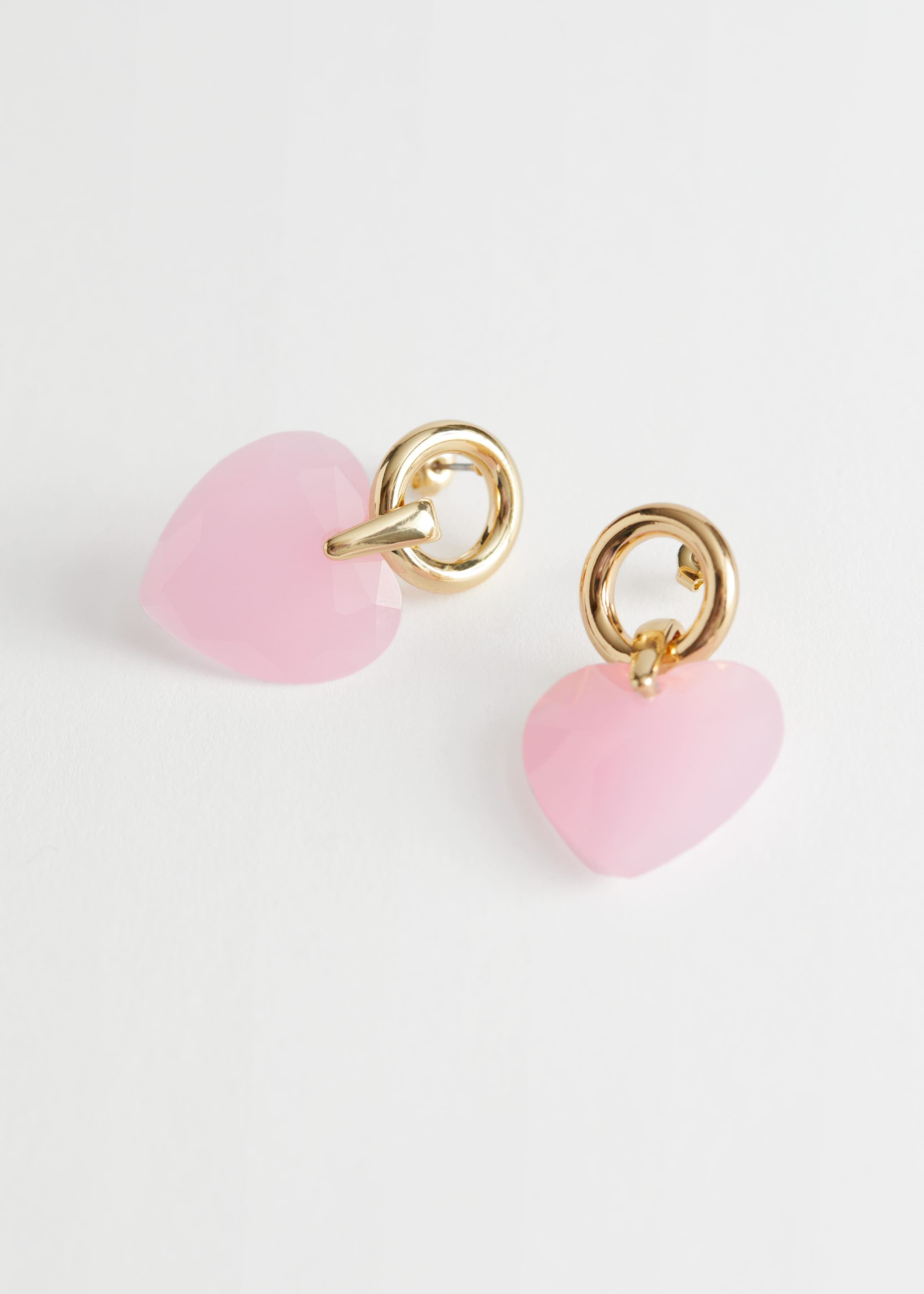 Mini-Hoop-Ohrringe mit Glasherz - Rosa - Stillleben