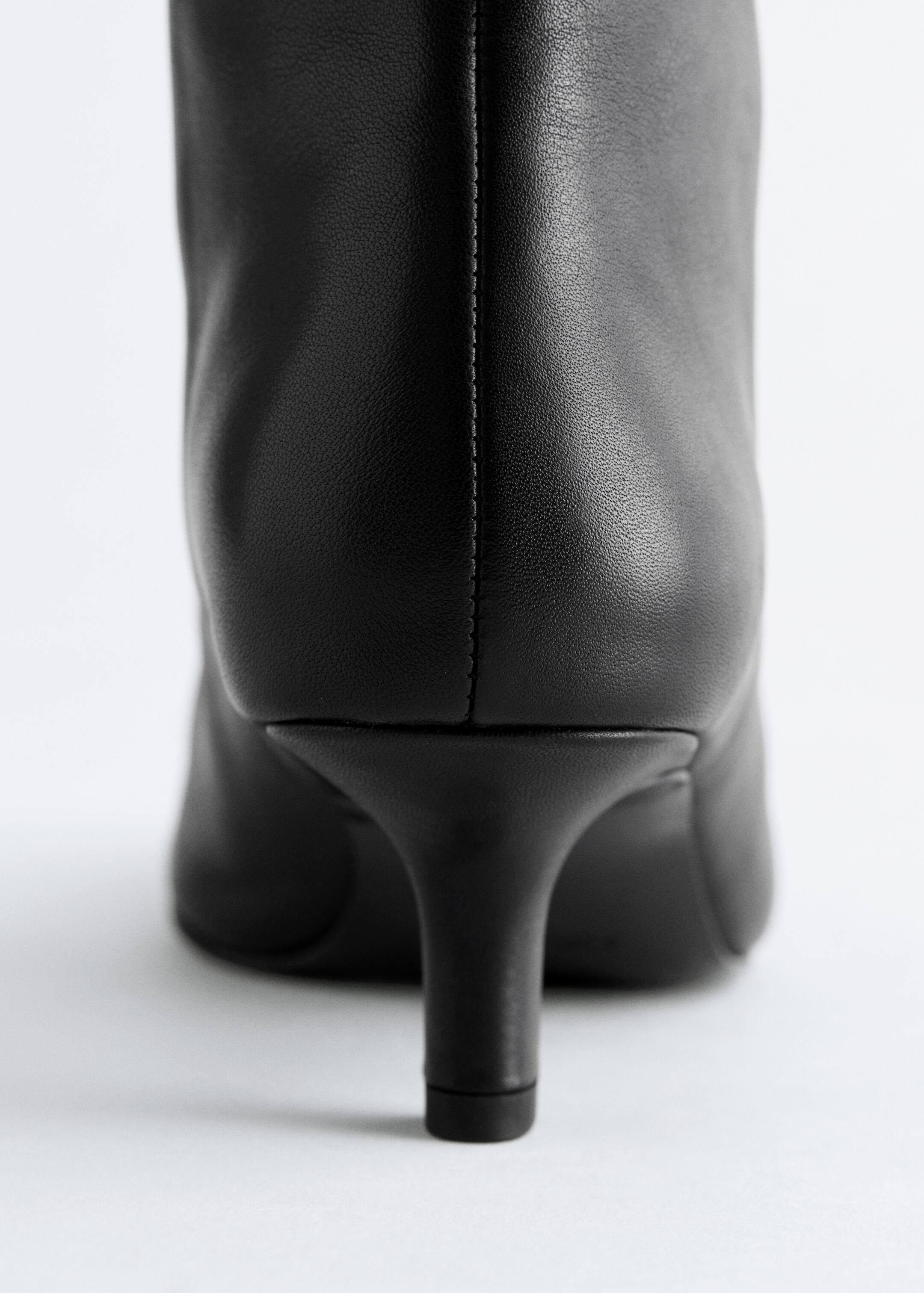 Visualizza immagine più grande: Stivali al ginocchio in pelle con kitten heel - Nero - DONNA | H&M IT 5