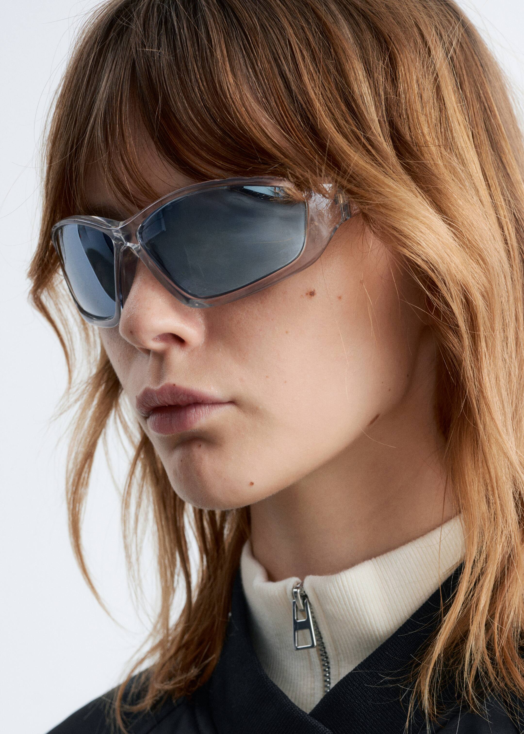 Visualizza immagine più grande: Occhiali da sole sportivi - Trasparente/Grigio chiaro - DONNA | H&M IT 2