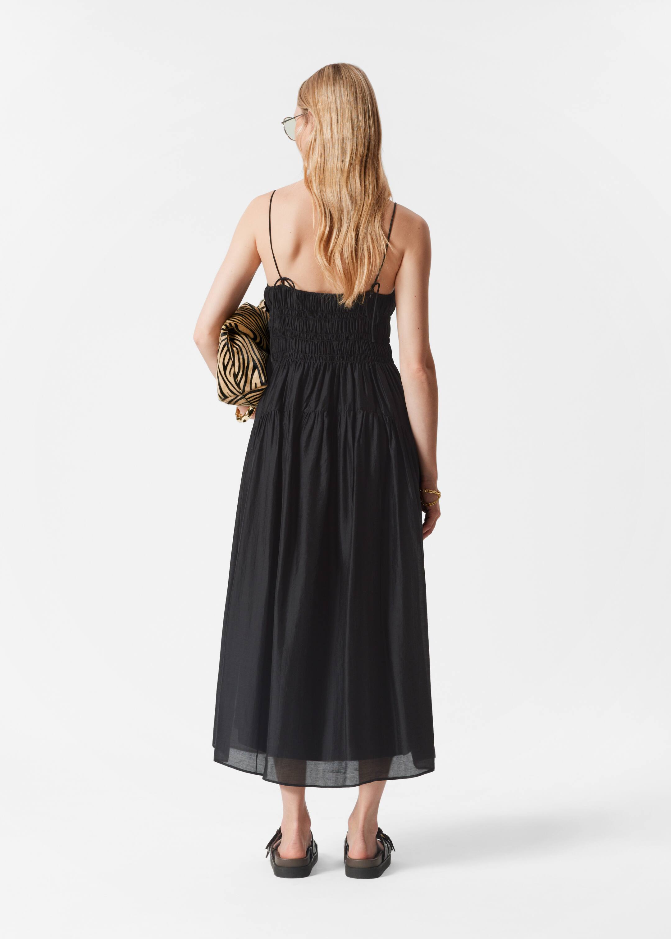 Agrandir l'image: Robe midi froncée - Noir - FEMME | H&M FR 3