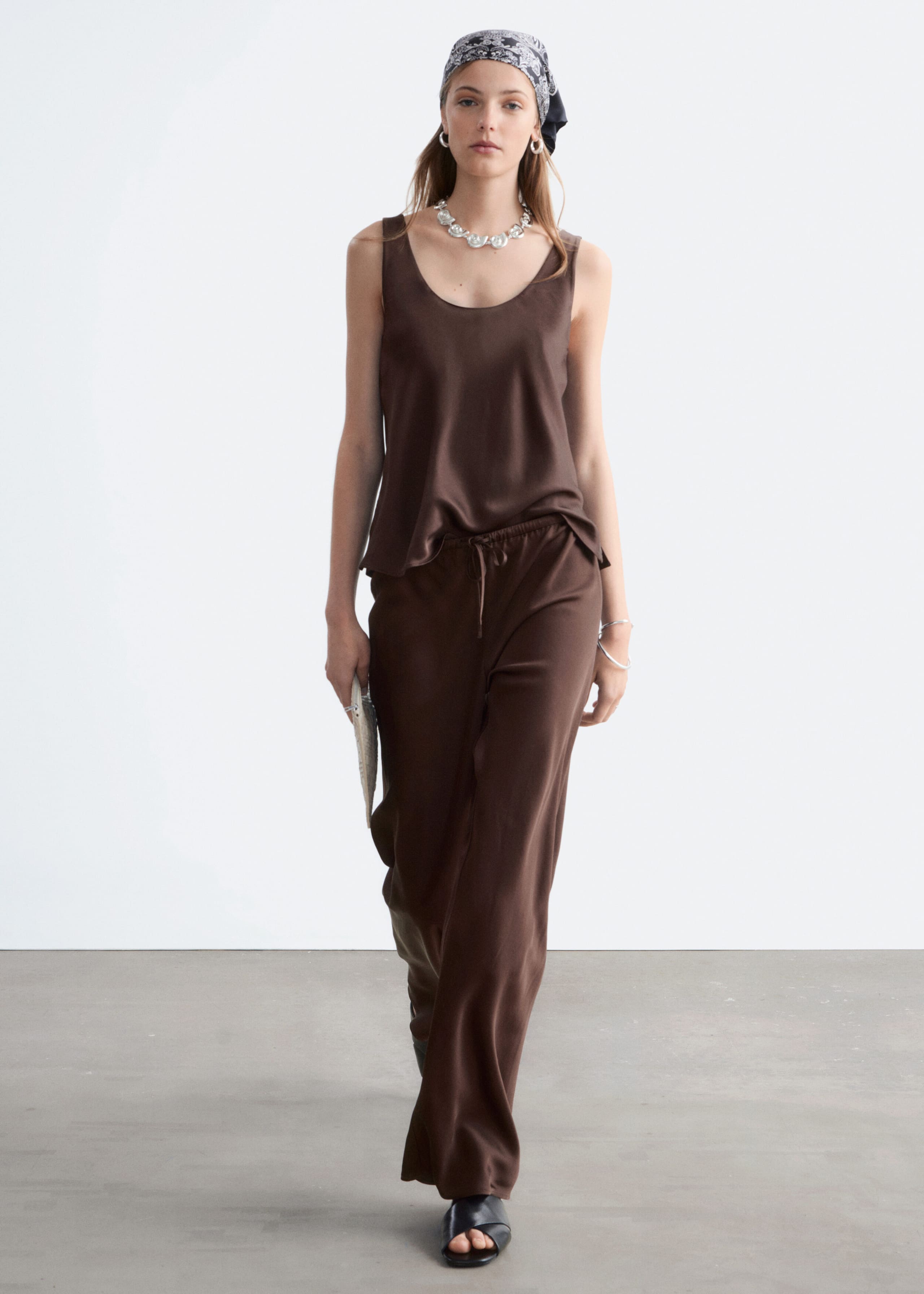 Image of Tief ausgeschnittenes Tanktop