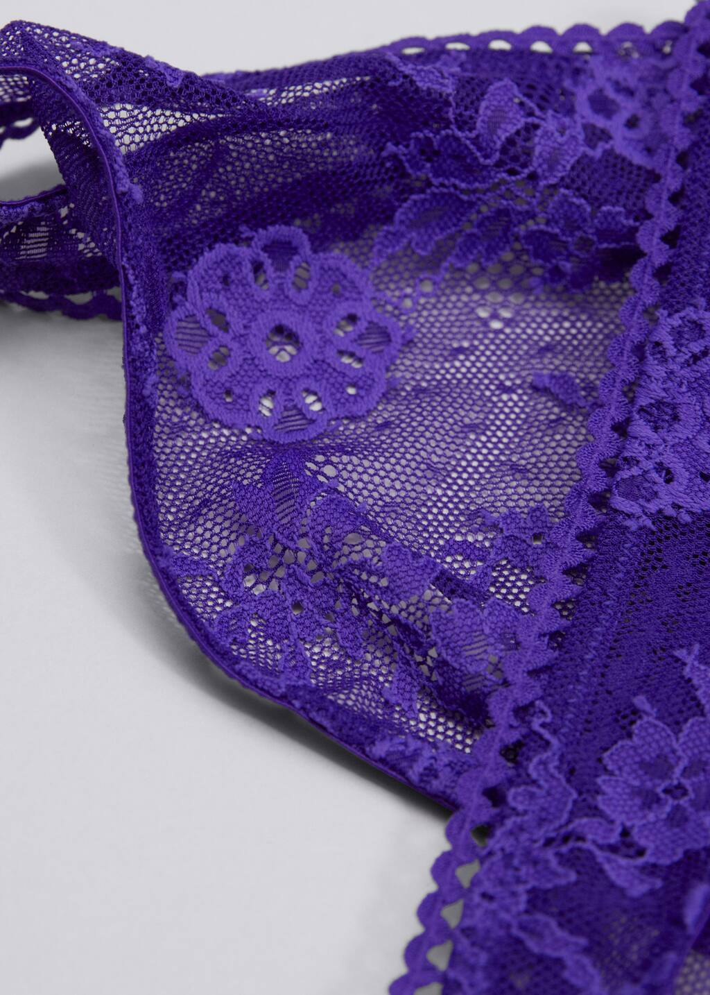 Floral Lace Briefs - {{variantName}} - Descriptive Detail