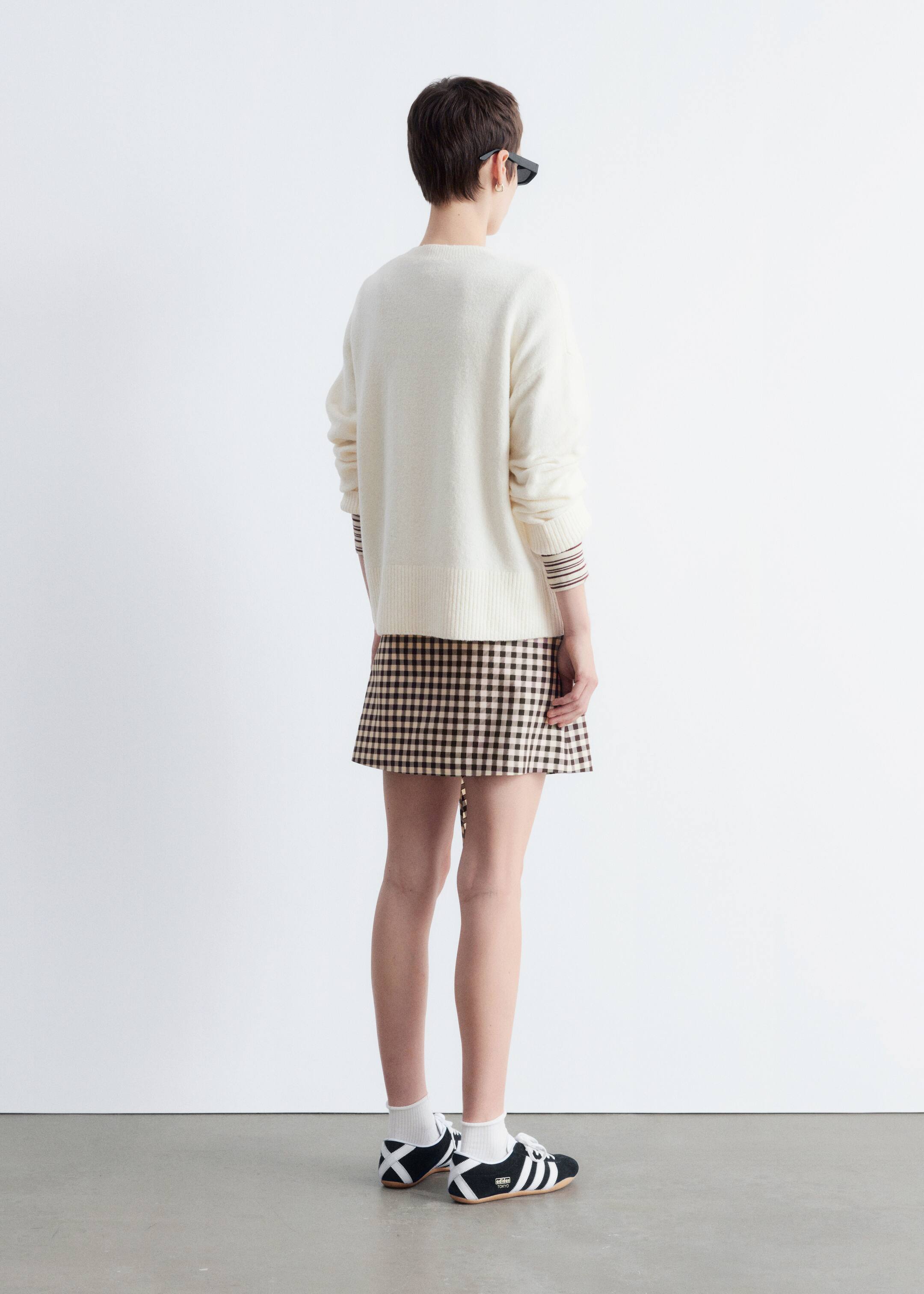 Grösseres Bild ansehen: Locker geschnittener Strickpullover - Weiß - DAMEN | H&M CH 5