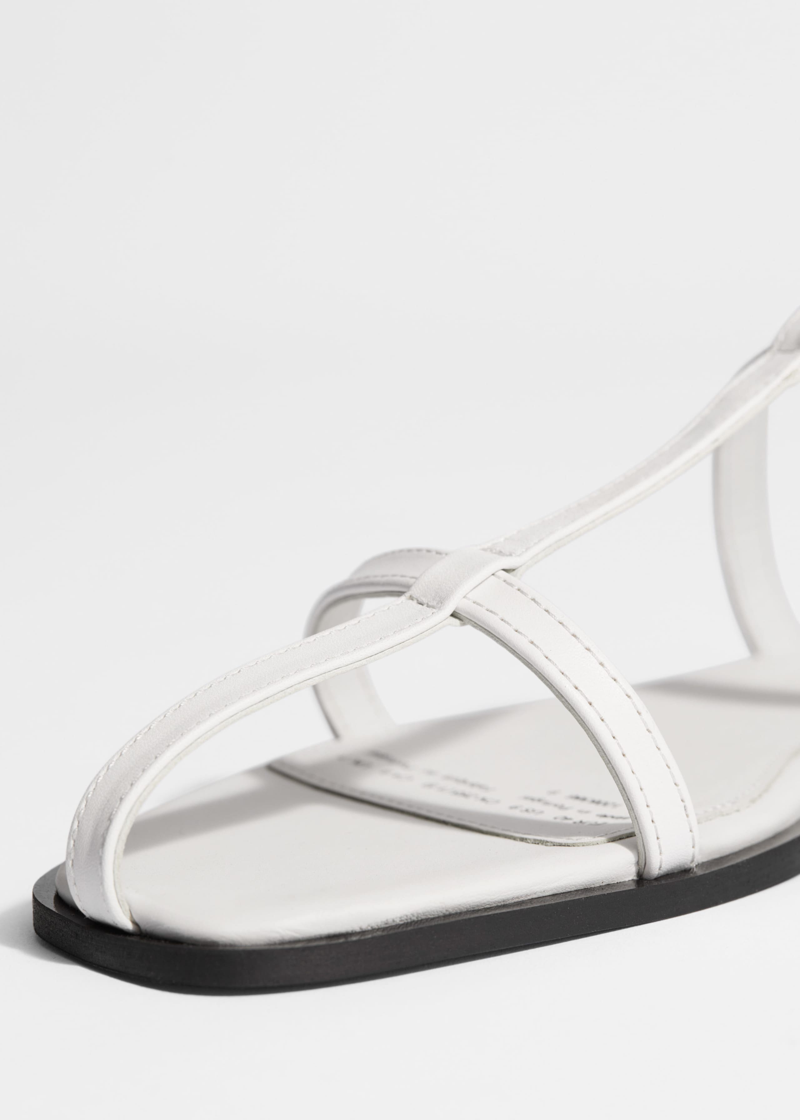 Sandales à brides en cuir - {{variantName}} - Descriptive Detail